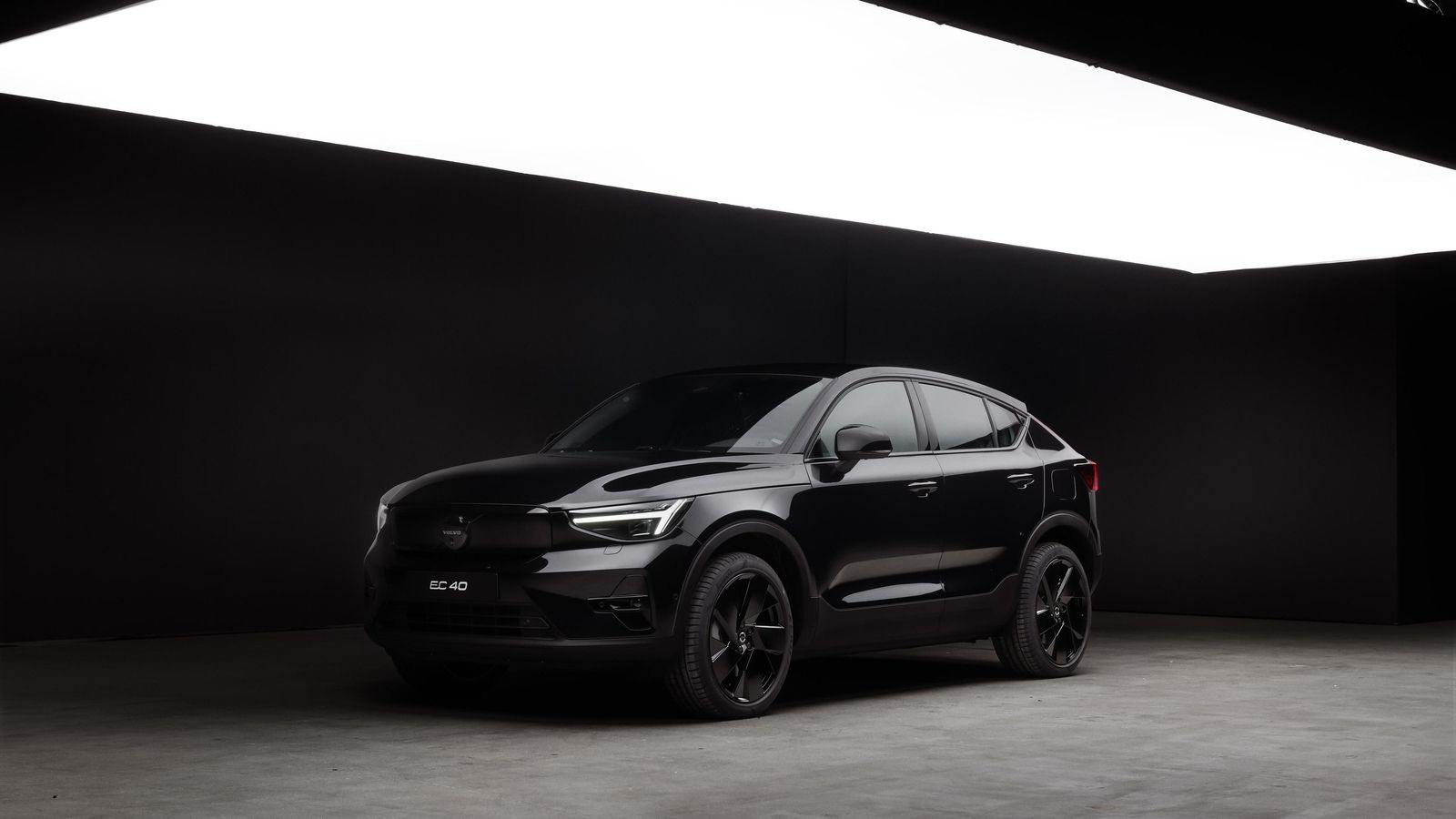 El acabado Black Edition alcanza ahora a los EX40, C40 y XC40, del mismo modo que anteriormente lo hizo al XC60.