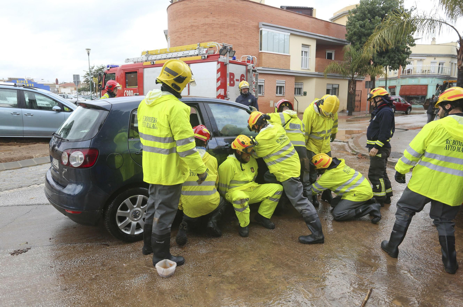 Las fotos de Campanillas inundada por el desbordamiento del río
