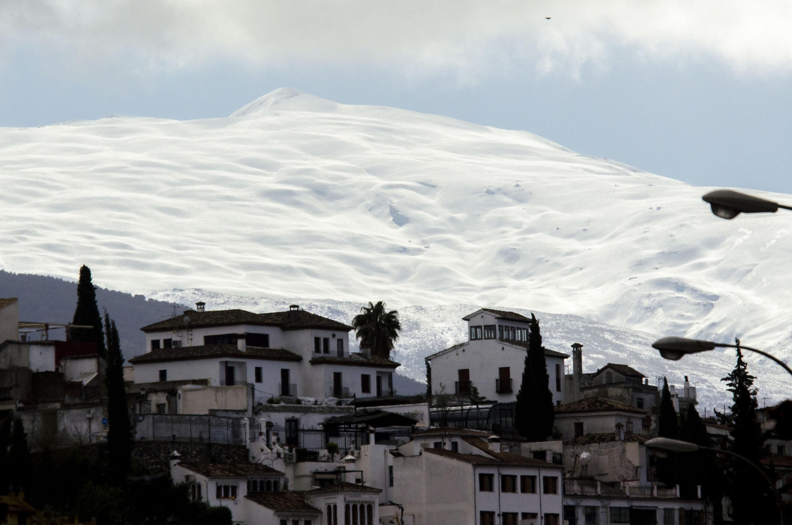 Cultivar agua en Sierra Nevada: un método efectivo medieval que ha vuelto