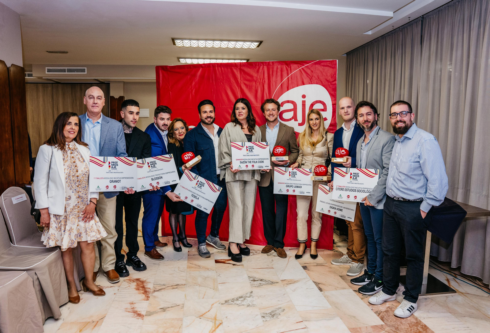 Grupo Jumadi y Sazon Folk Cook, galardonados con los Premios AJE Granada 2024. Grupo Jumadi y Sazon Folk Cook, galardonados con los Premios AJE Granada 2024.