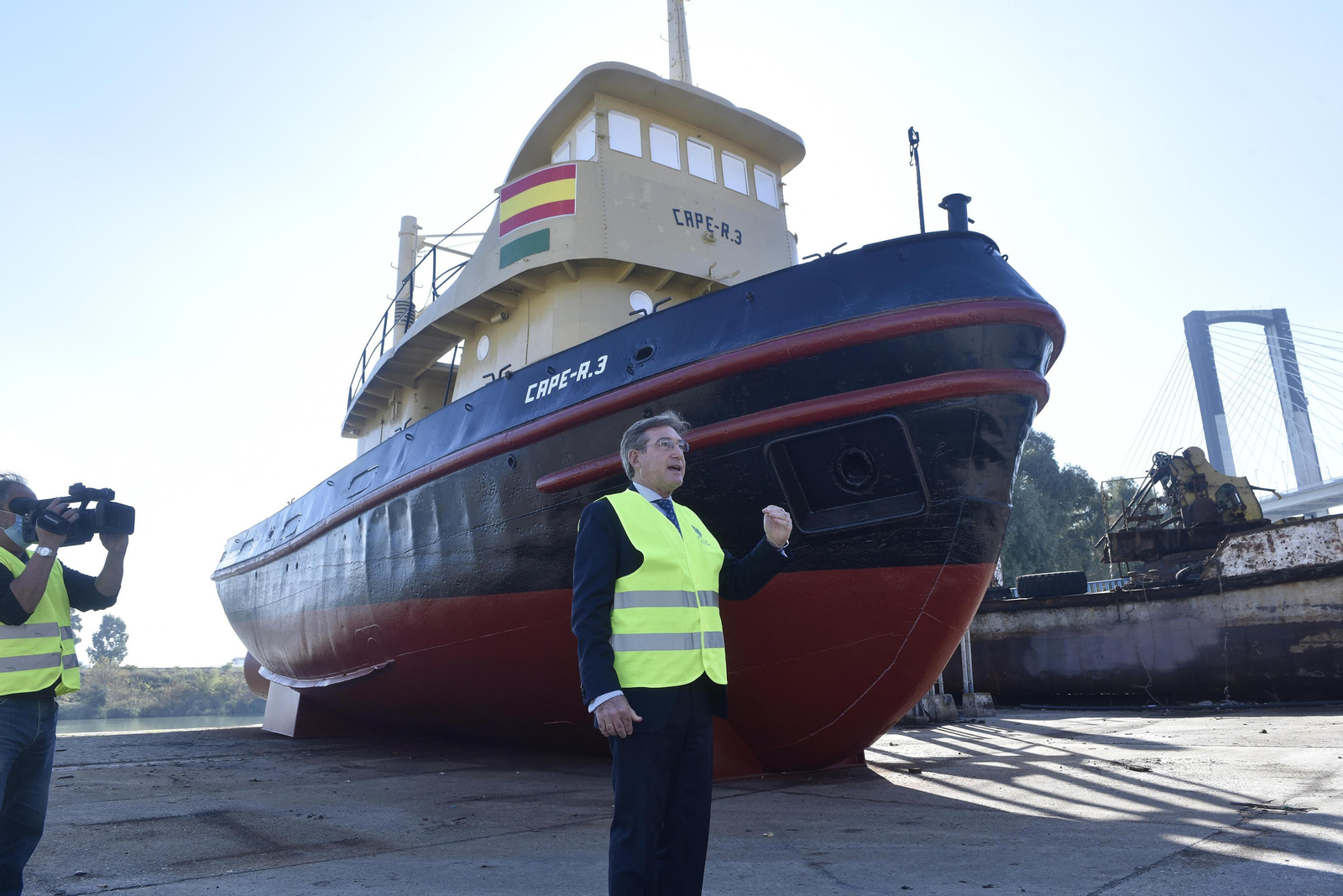 El presidente de la Autoridad Portuaria, Rafael Carmona, explica cuál será el futuro del 'Cape' tras su restauración.