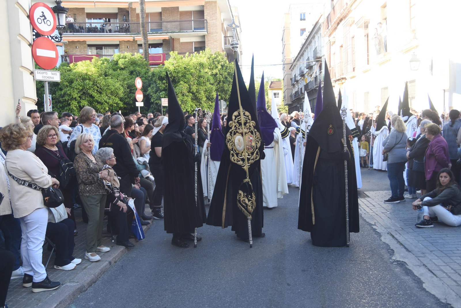 La procesión de los Dolores en este Viernes Santo de Córdoba, en imágenes