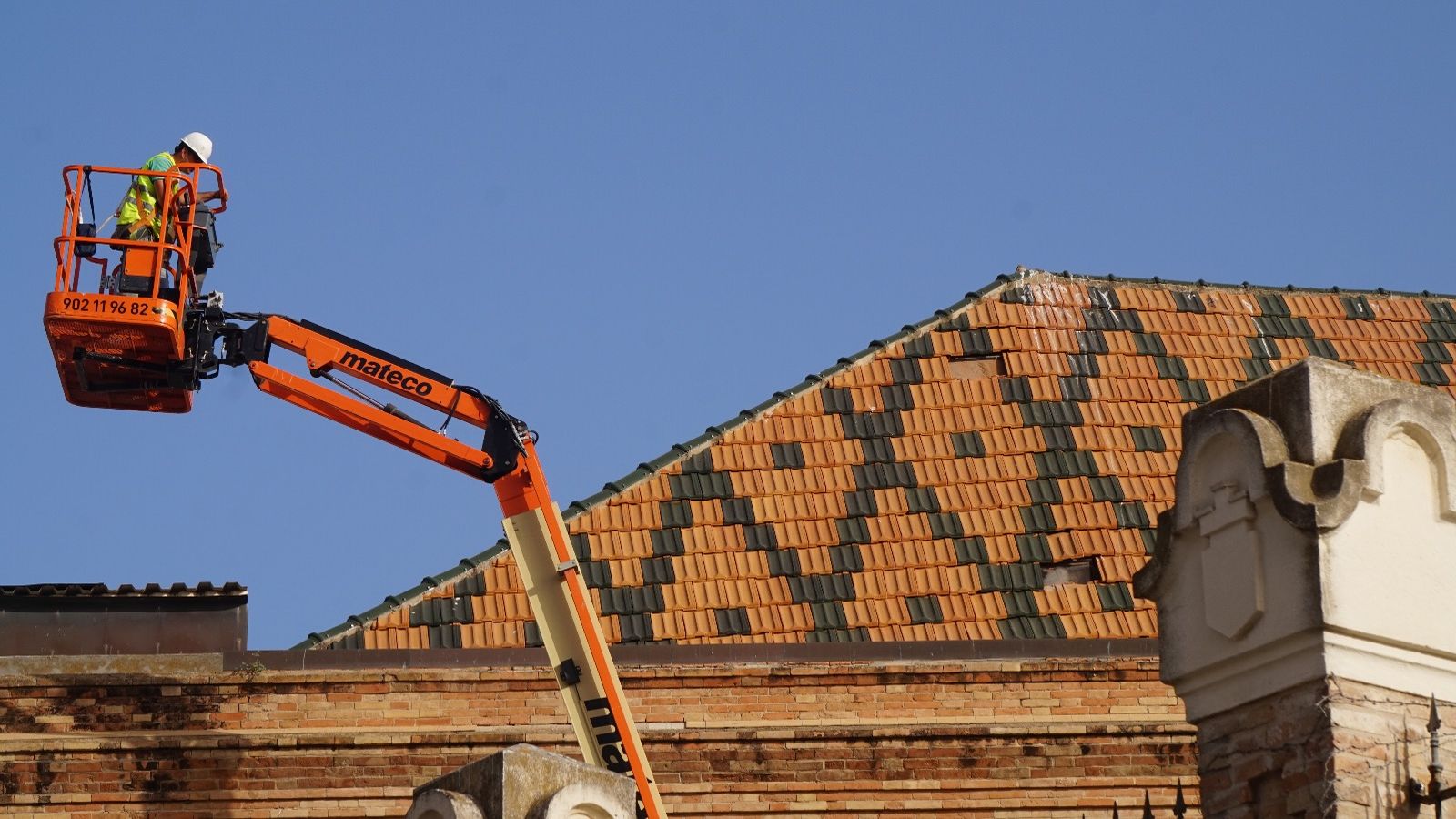 Obras de emergencia en el Palacio de Congresos de Cádiz, en septiembre de 2023.