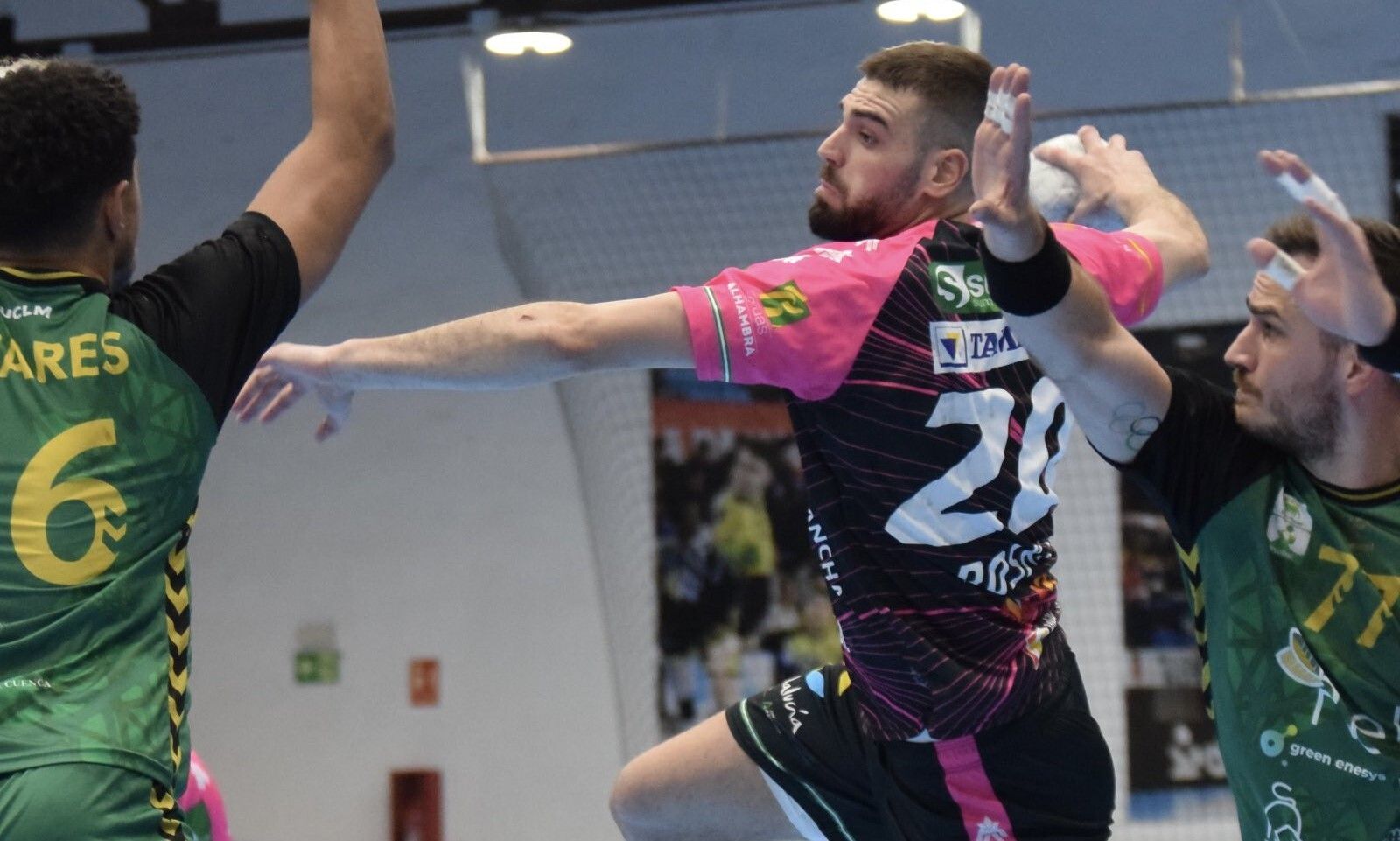 Un lance del último partido del Ángel Ximénez en su pista.