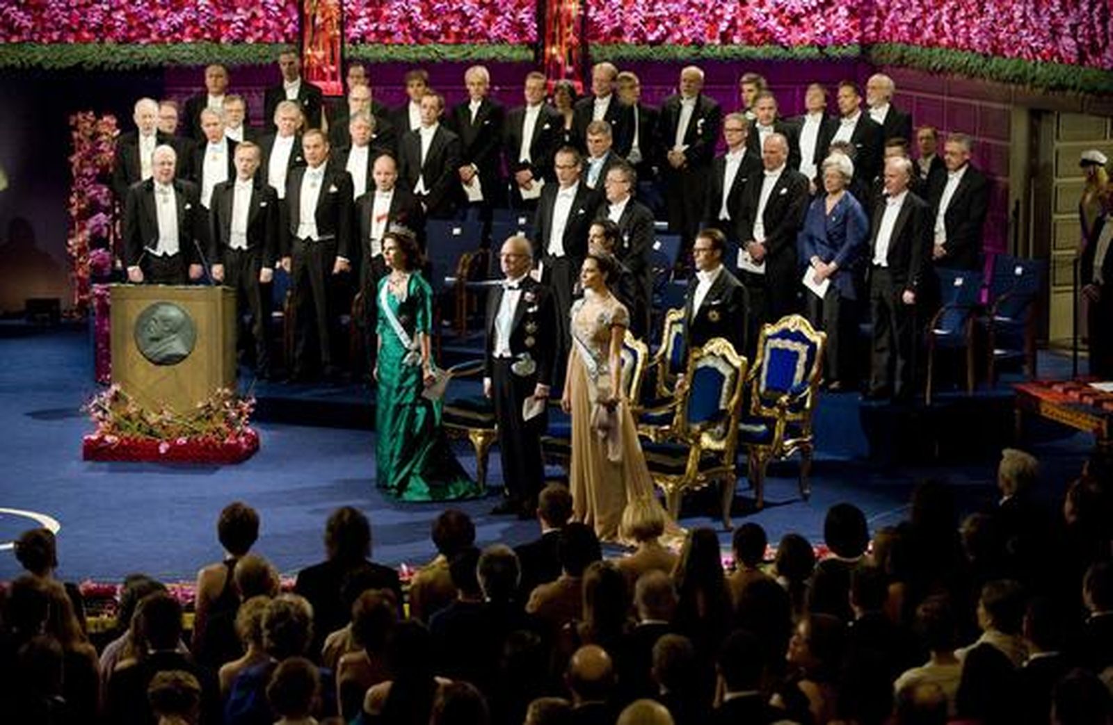 La familia real sueca junto a los galardonados.

Foto: Reuters/AFP Photo/EFE