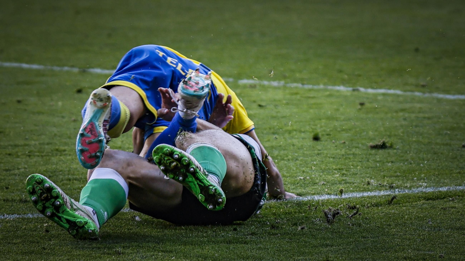 Búscate entre las imágenes del partido de fútbol Cádiz CF - Racing de Santander