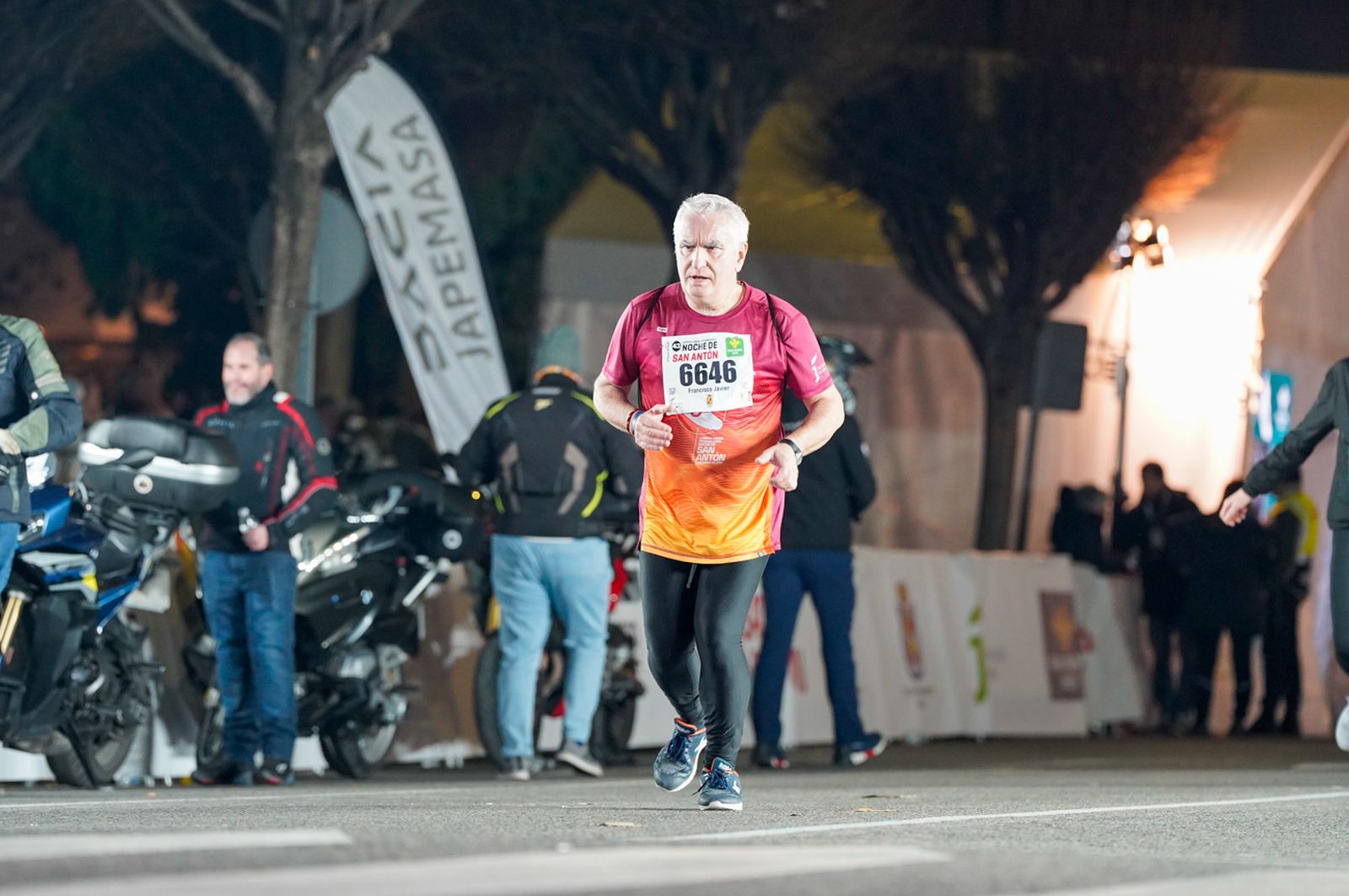 En imágenes: búscate en tu llegada a meta de la Carrera de San Antón 2026 (4)