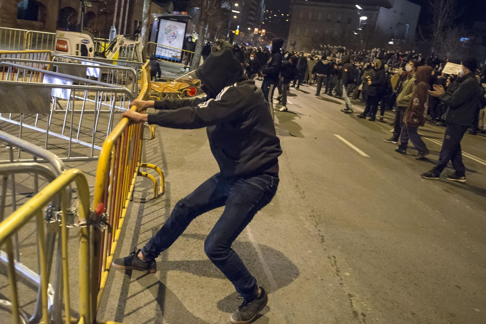 Las imágenes de los disturbios en Cataluña por el arresto de Pablo Hasel