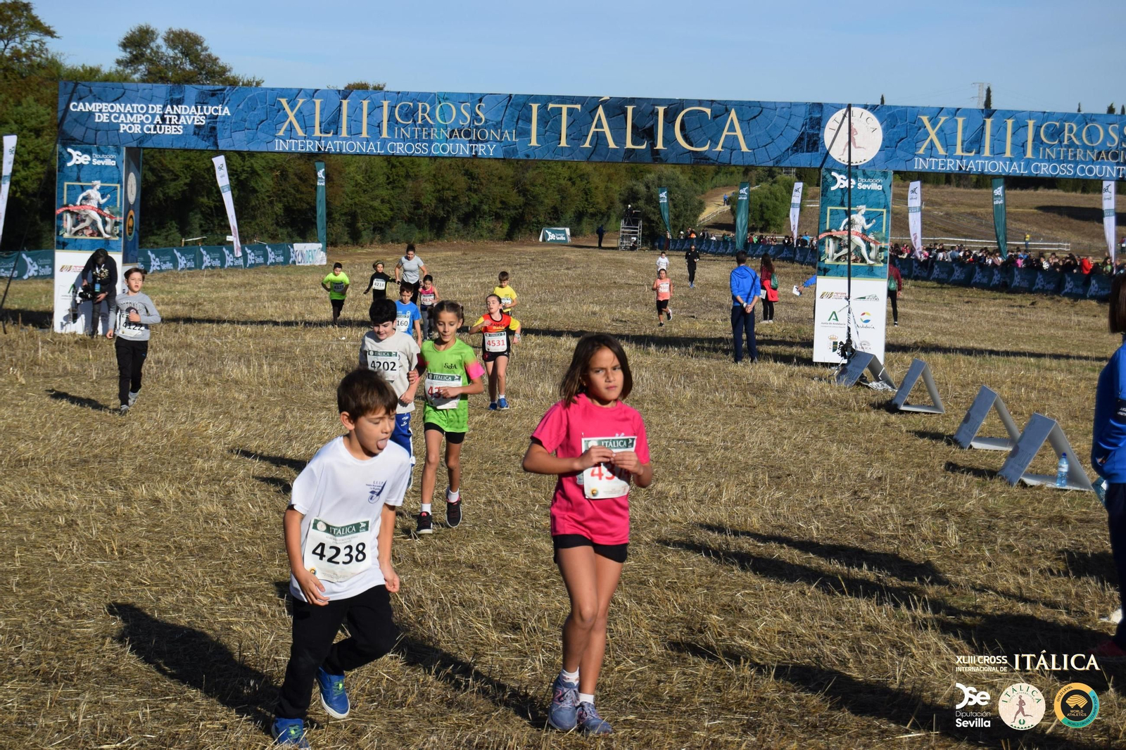 Búscate en las fotos del Cross de Itálica 2025 | 9
