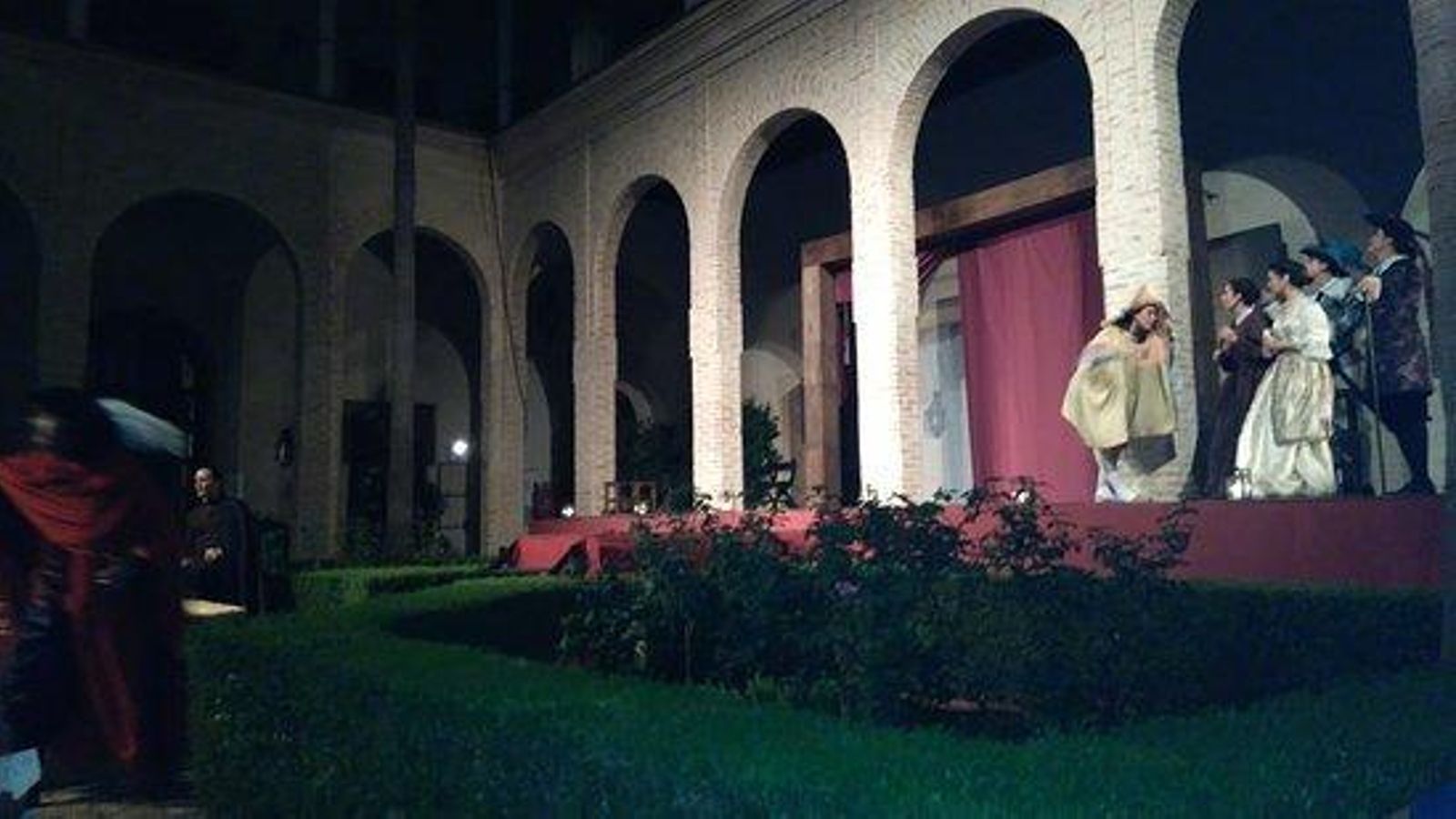 Espectáculo teatral en el Palacio de los Marqueses de la Algaba.