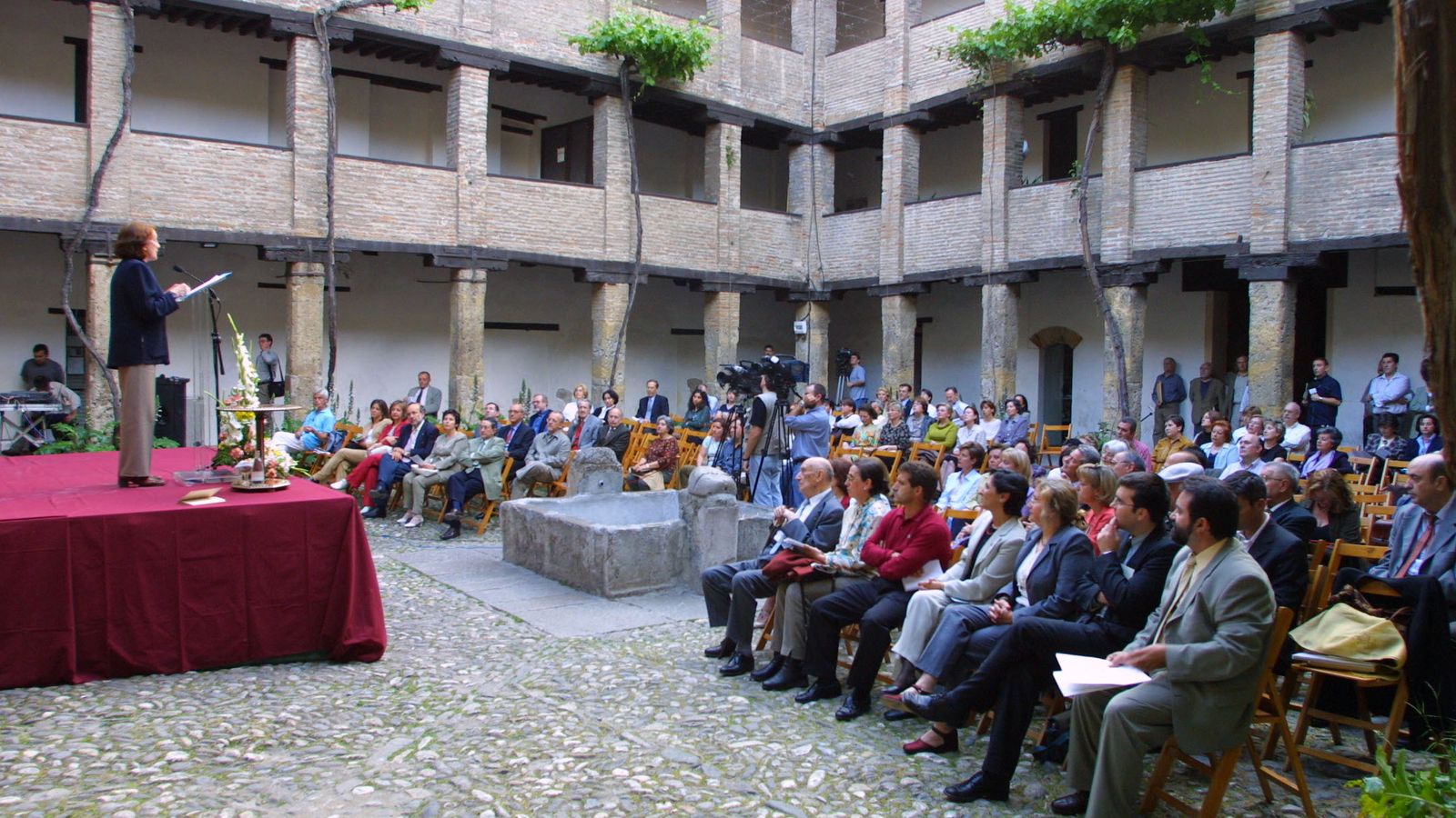 Rosa Regás durante su pregón en el Corral del Carbón.