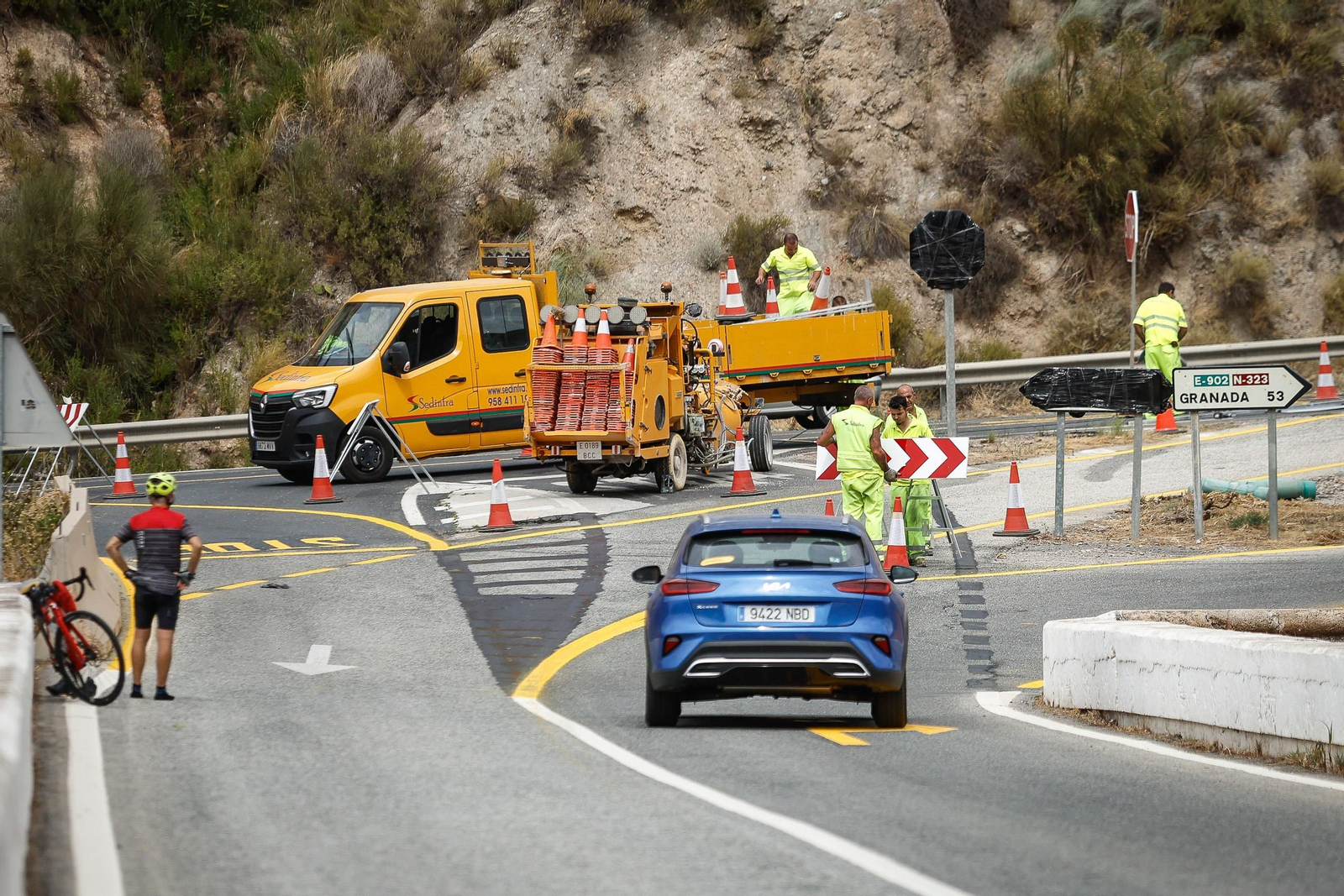 Fotos: así ha ido el primer día de cortes en la autovía A-44 de la Costa de Granada