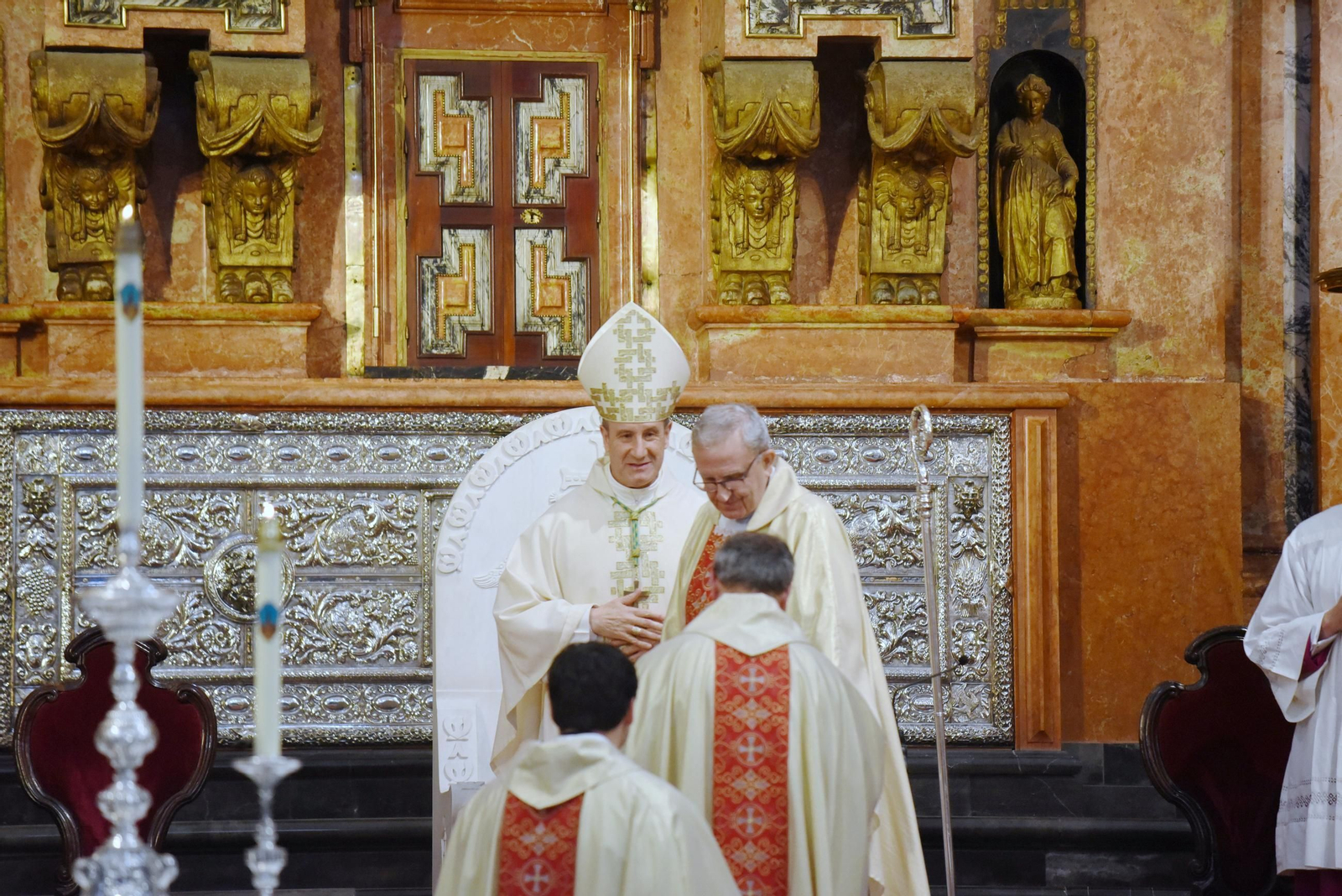 La toma de posesión del nuevo obispo de Córdoba, Jesús Fernández, en imágenes