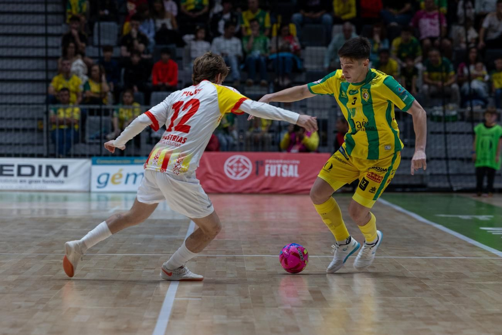 Las mejores fotos de la goleada del Jaén Paraíso Interior FS ante Industrias Santa Coloma