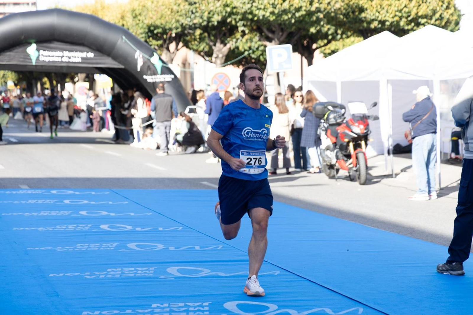 En imágenes: multitudinaria e histórica XXIX Media Maratón 'Ciudad de Jaén' y 10k en memoria de Paco Manzaneda