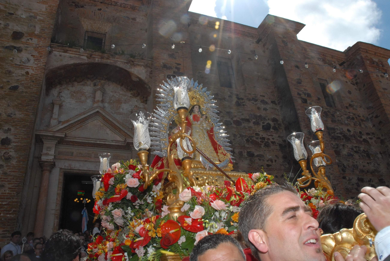 Procesión de la Virgen de la Coronada, patrona de Calañas Procesión de la Virgen de la Coronada, patrona de Calañas