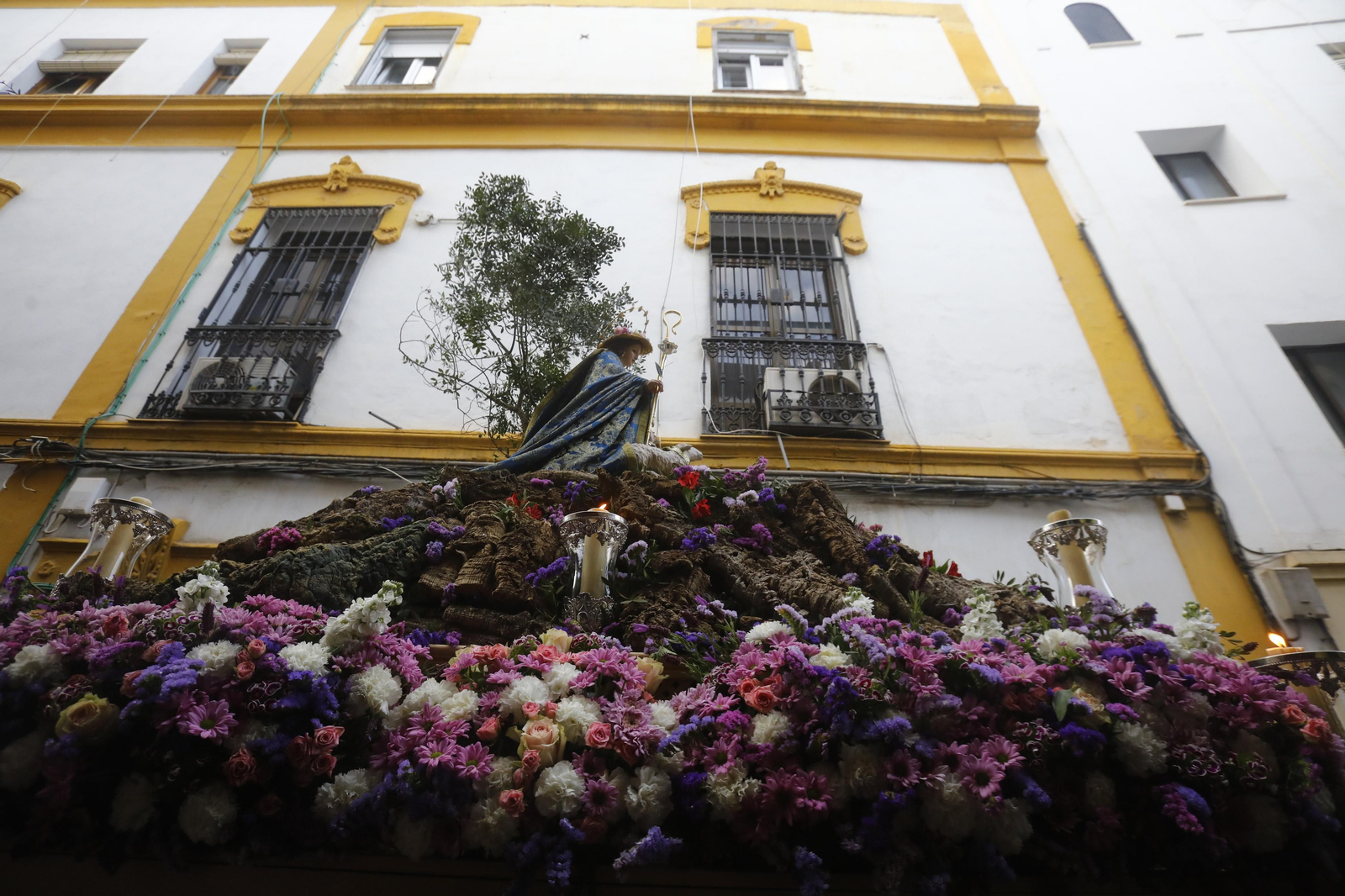 La procesión infantil y juvenil del colegio Divina Pastora de Córdoba, en imágenes