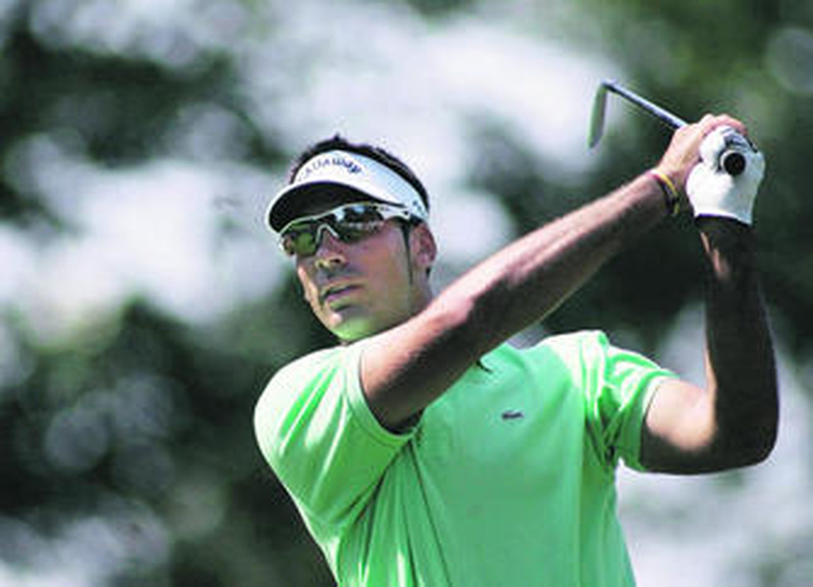 Álvaro Quirós golpea la bola en el hoyo 4 en busca del 'tee' en la segunda jornada del PGA.