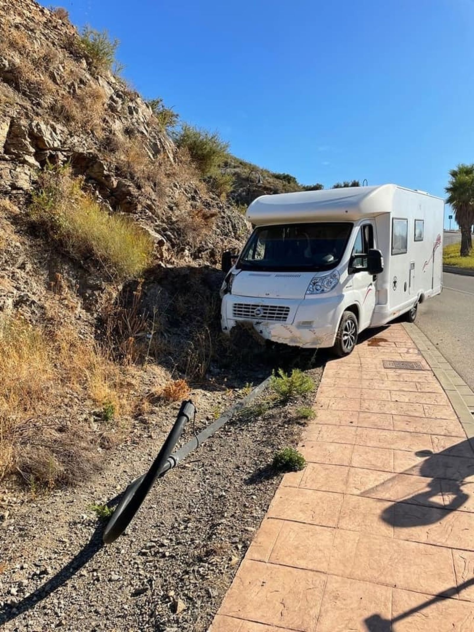 La caravana en la que la Policía Local encontró a la mujer retenida