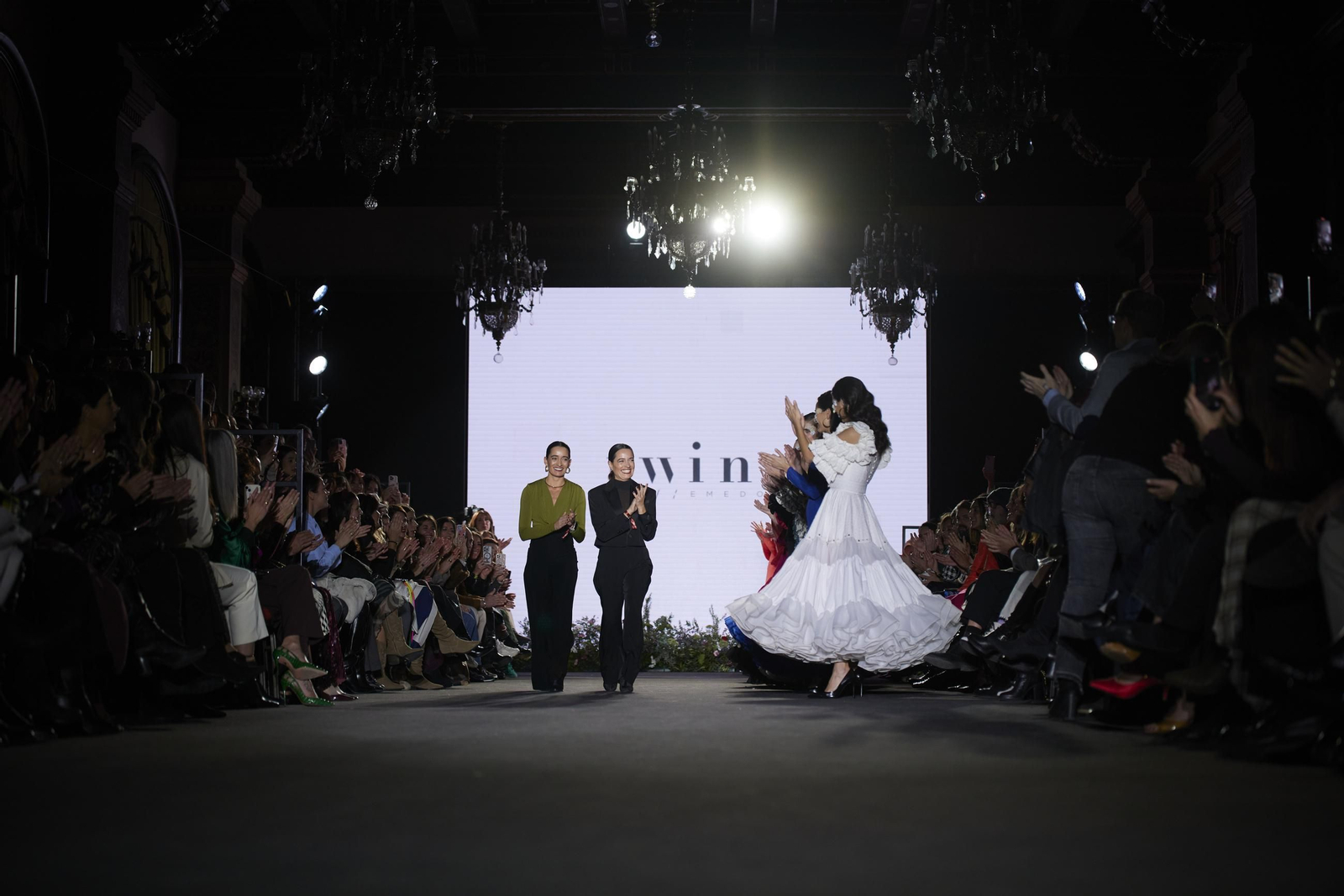 El desfile de Emedos by Twins en We Love Flamenco 2025, todas las fotos