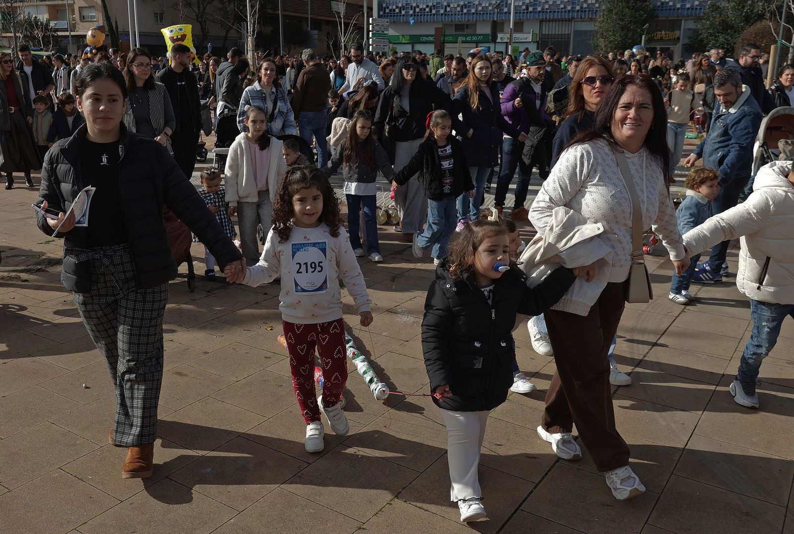 Búscate en el multitudinario arrastre de latas 2026 en Algeciras