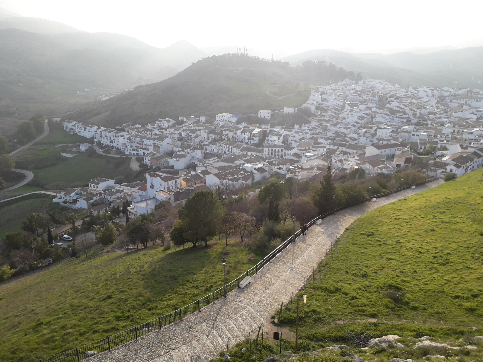 Panorámica de Carcabuey desde la ermita de la Virgen del Castillo.