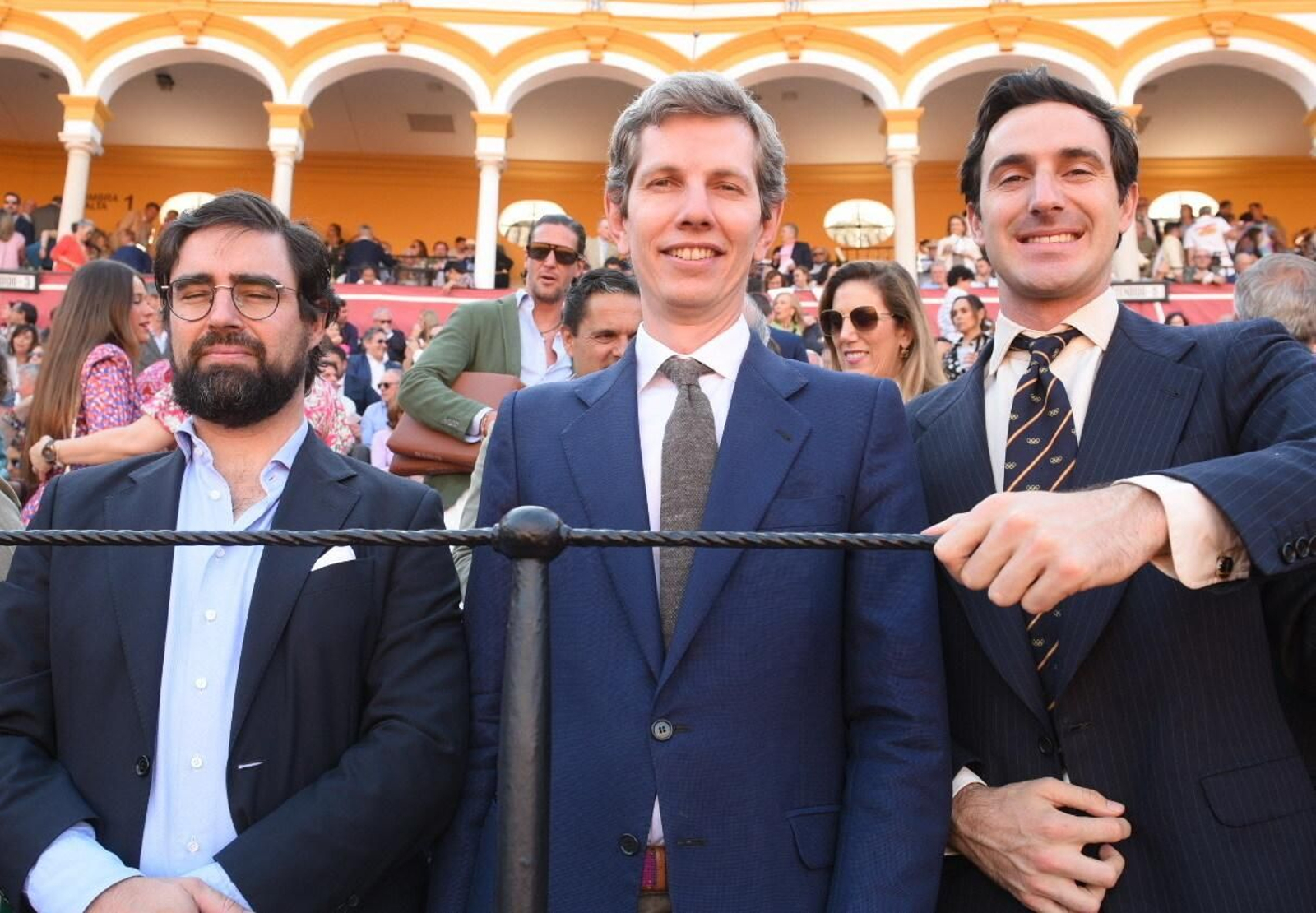 Las fotos de la Puerta del Príncipe de los toros en la 15ª del abono en Sevilla