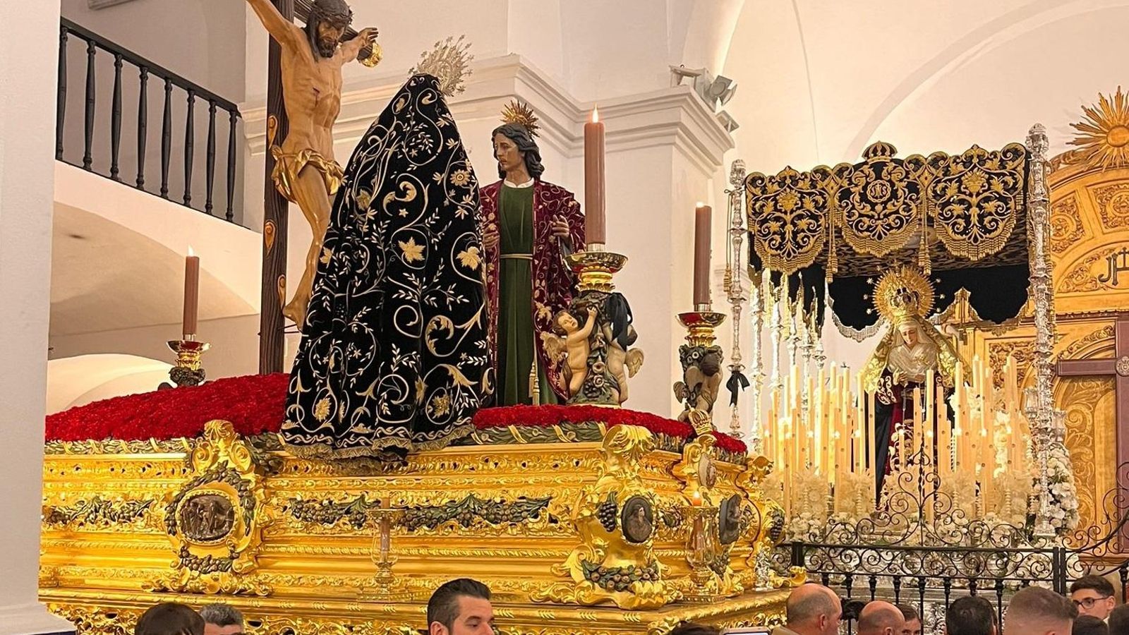 El Cristo de la Buena Muerte en su templo de Valverde del Camino.