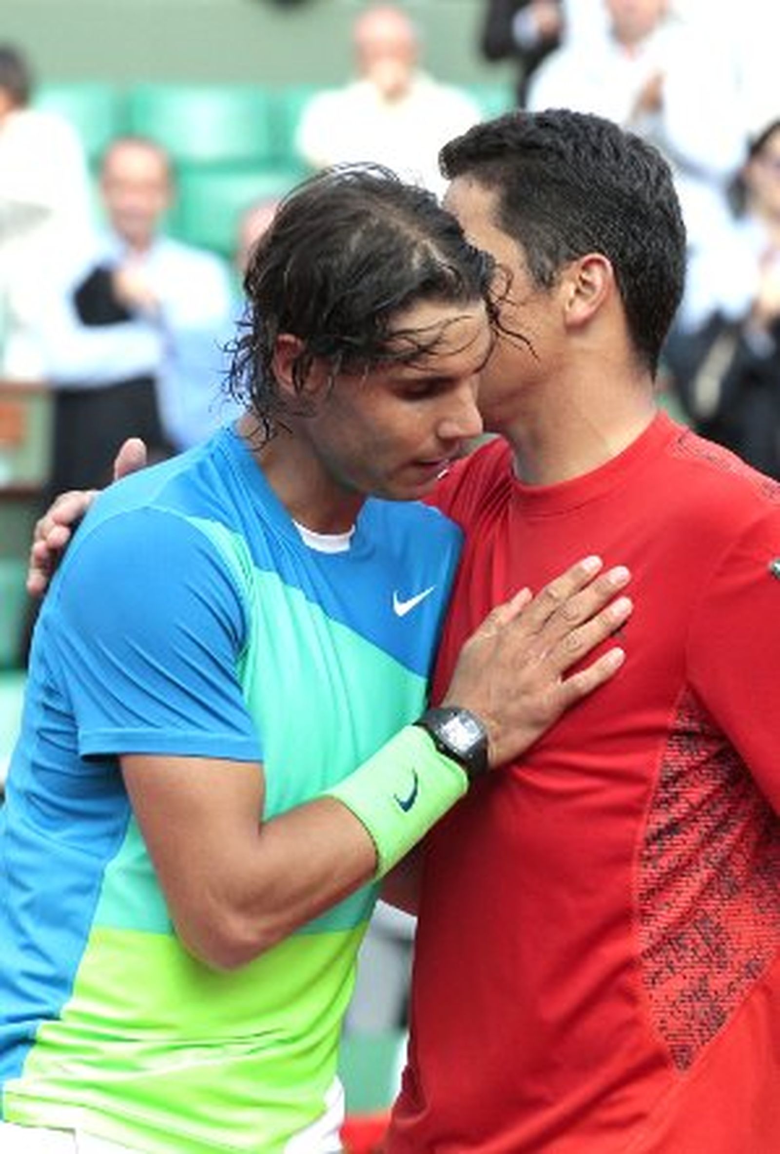 Nadal, a semifinales de Roland Garros pese a sufrir ante Nico Almagro