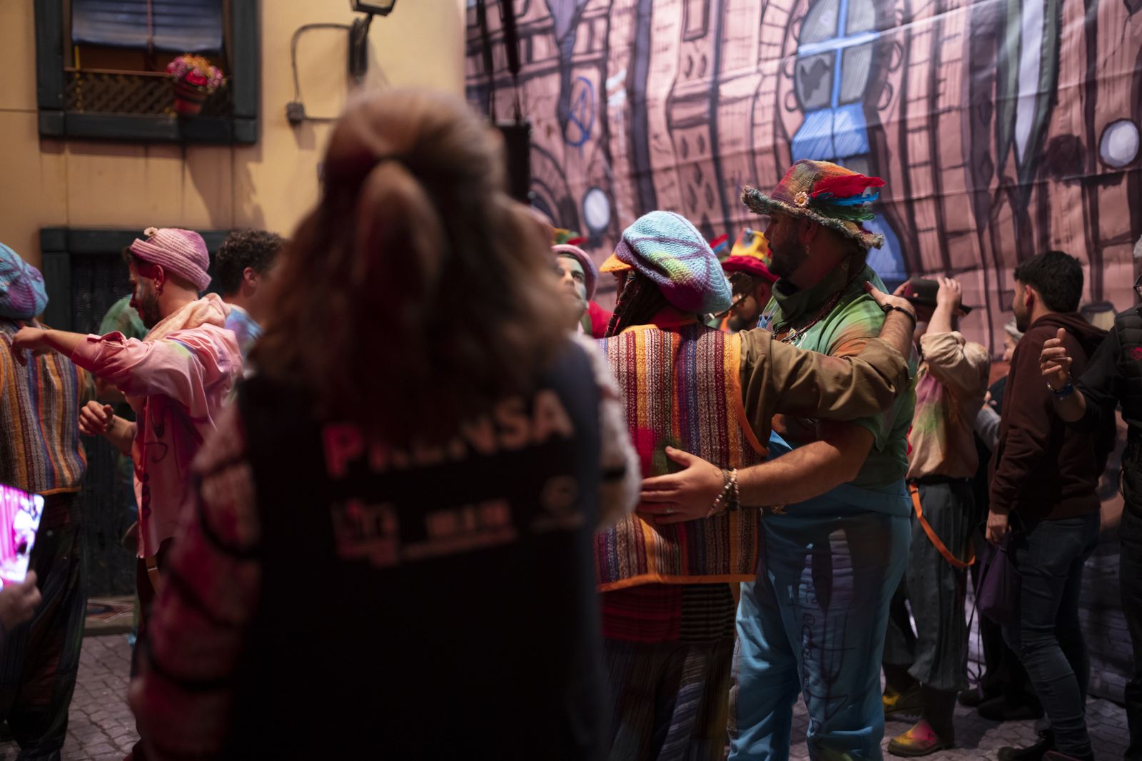 Imágenes de la actuación de la comparsa de Huelva "Los garrapatas" en el Carnaval Colombino