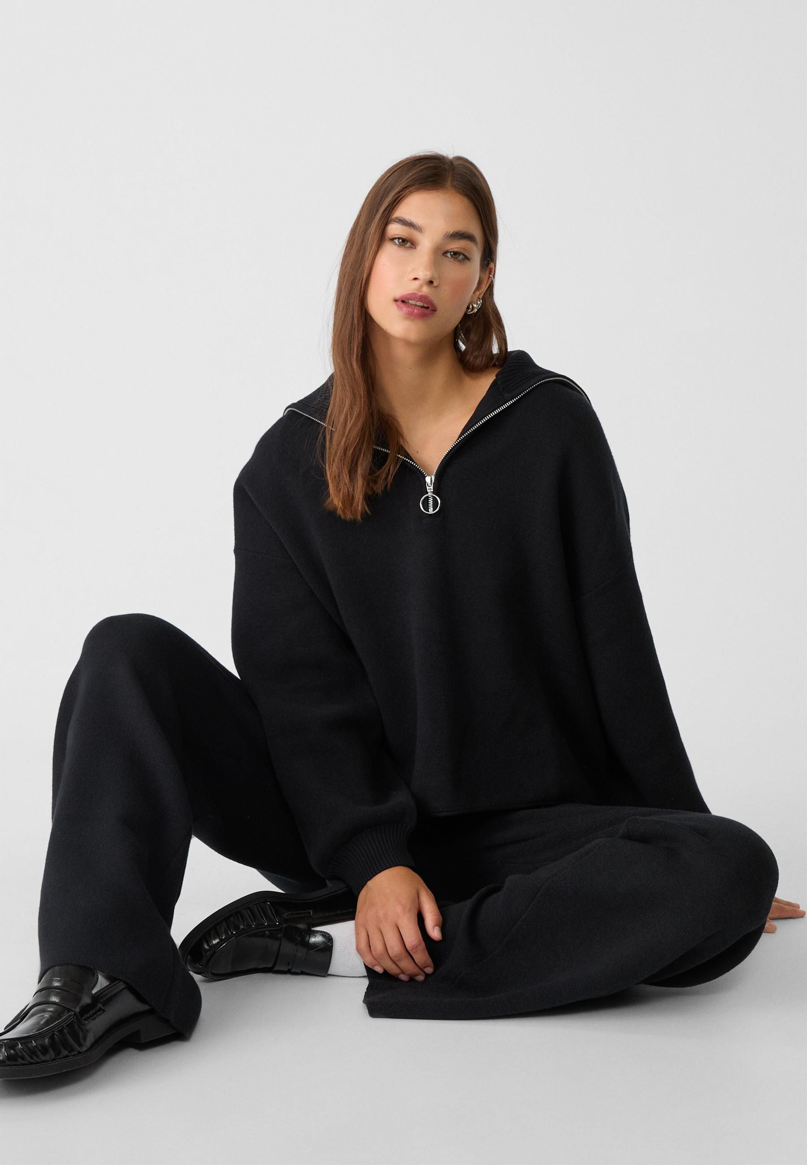 El conjunto más comfy de la temporada es de punto y lo tiene Stradivarius