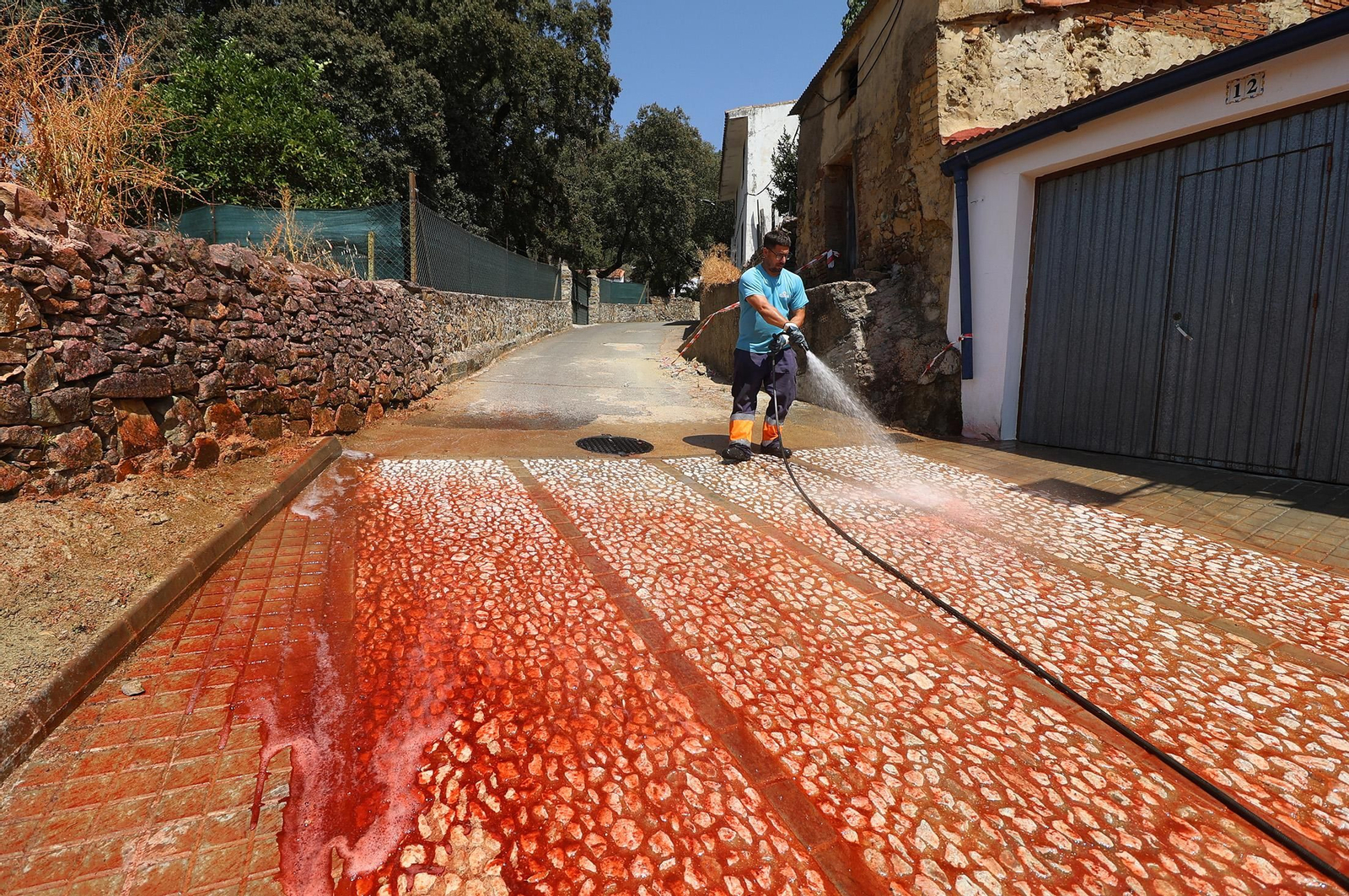 Imágenes de los vecinos de Los Romeros ya en sus casas tras el incendio