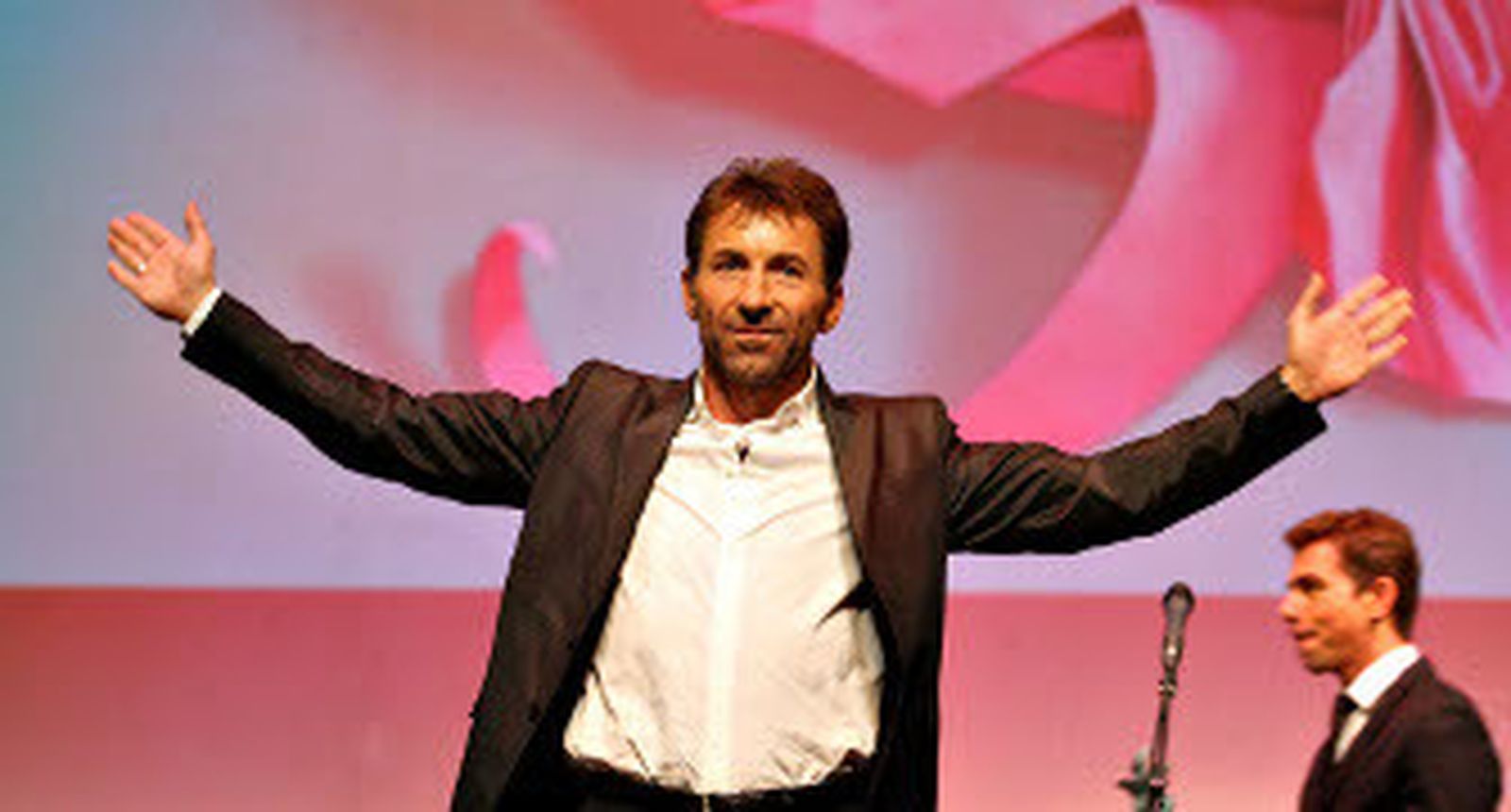 Antonio de la Torre, la noche que recibió el premio Ciudad de Huelva. / Alberto Domínguez