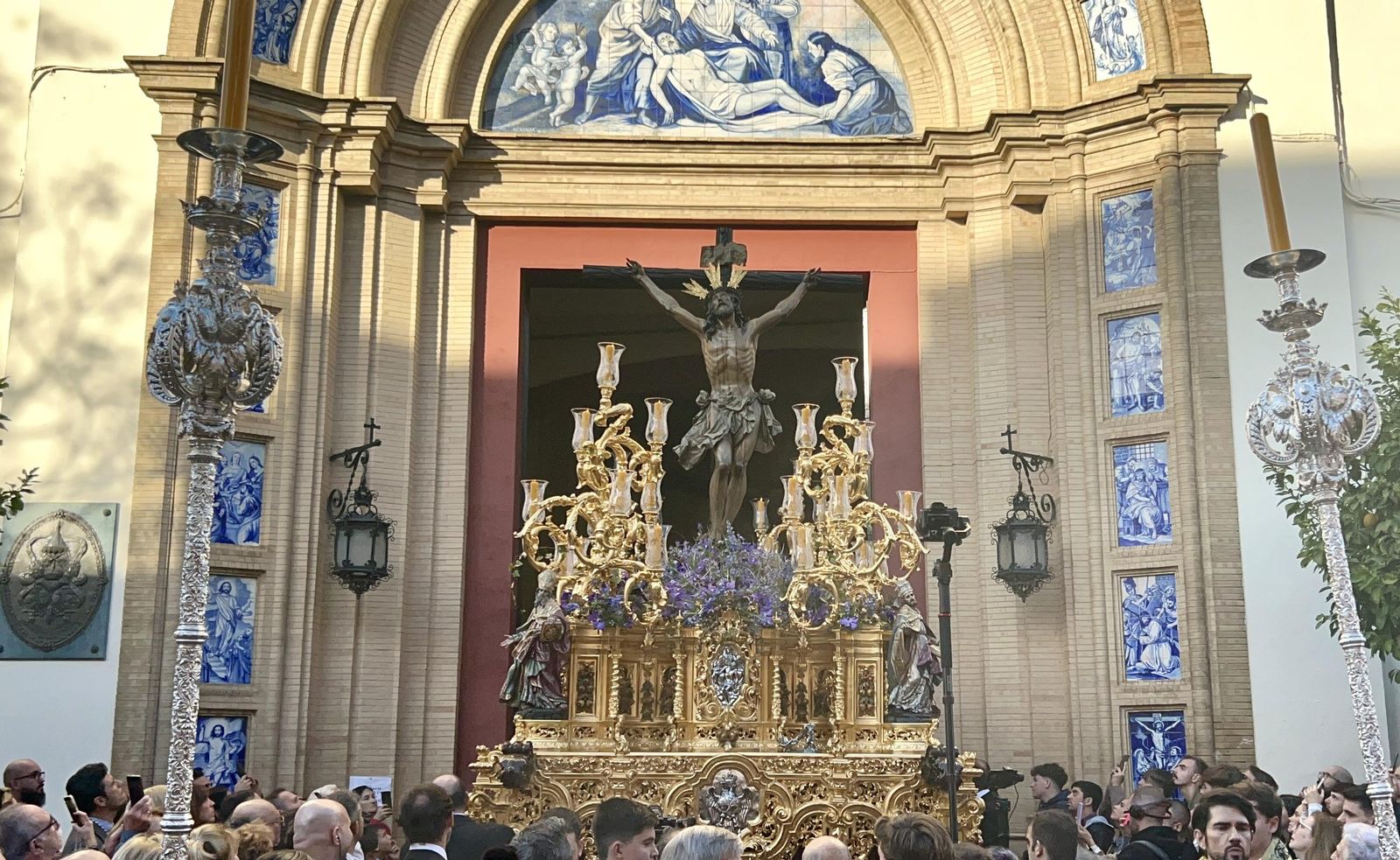Las imágenes del traslado del Cachorro a la Catedral de Sevilla para la Magna