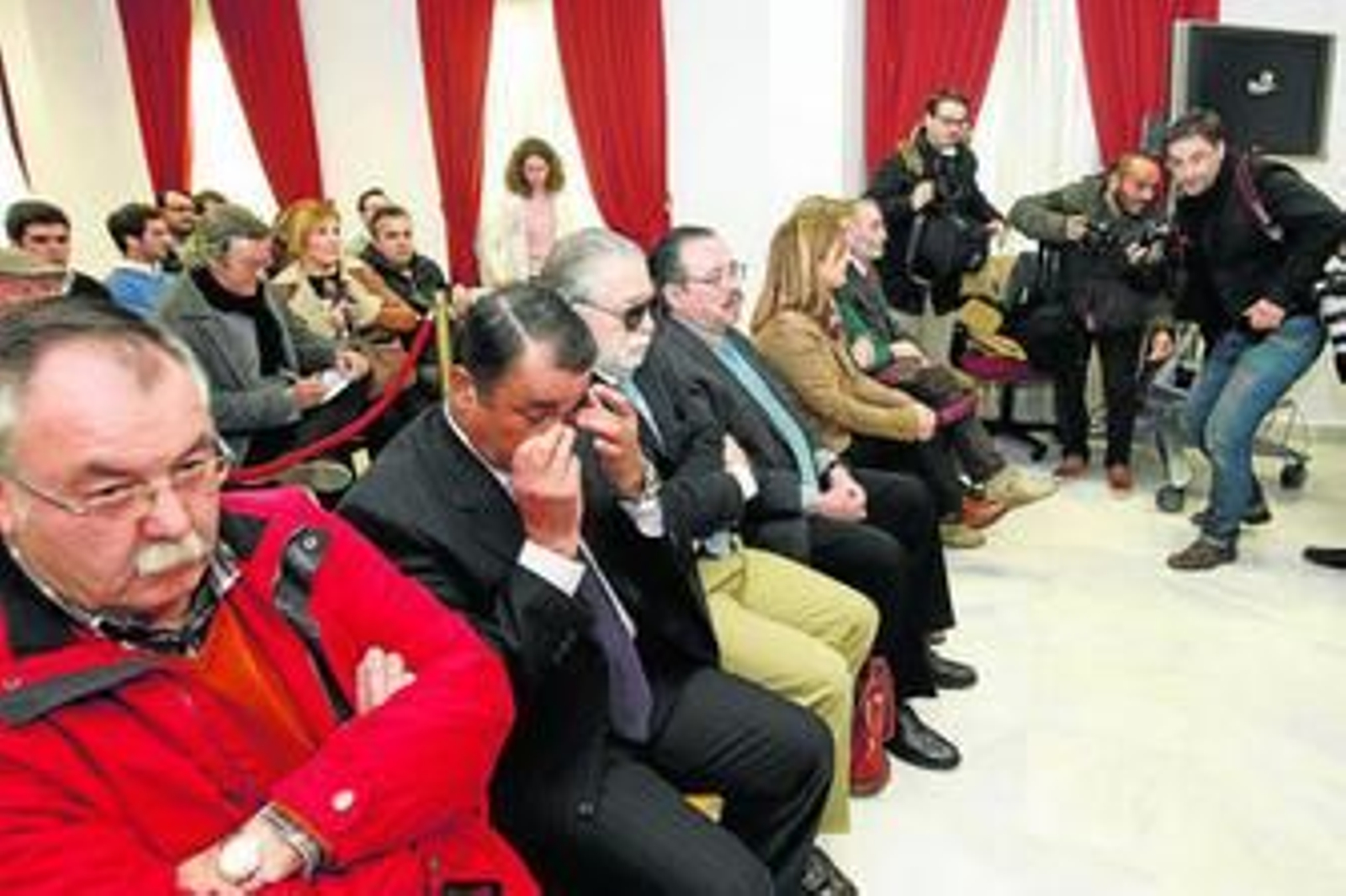 Duros ataques al técnico Parra