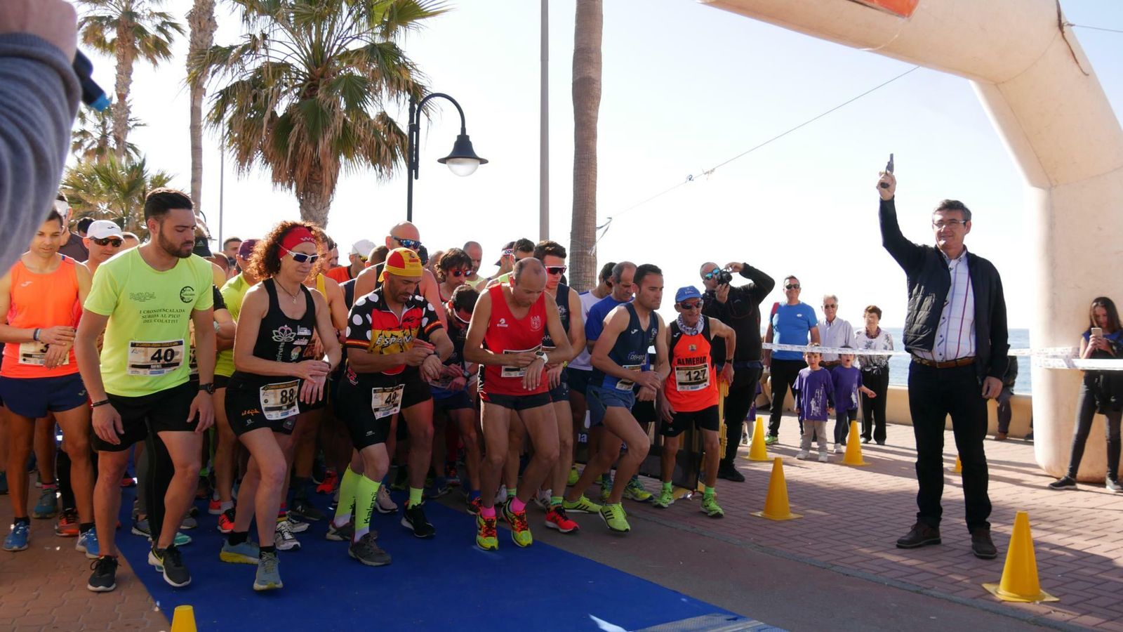 El alcalde fue el encargado de dar la salida a la prueba.