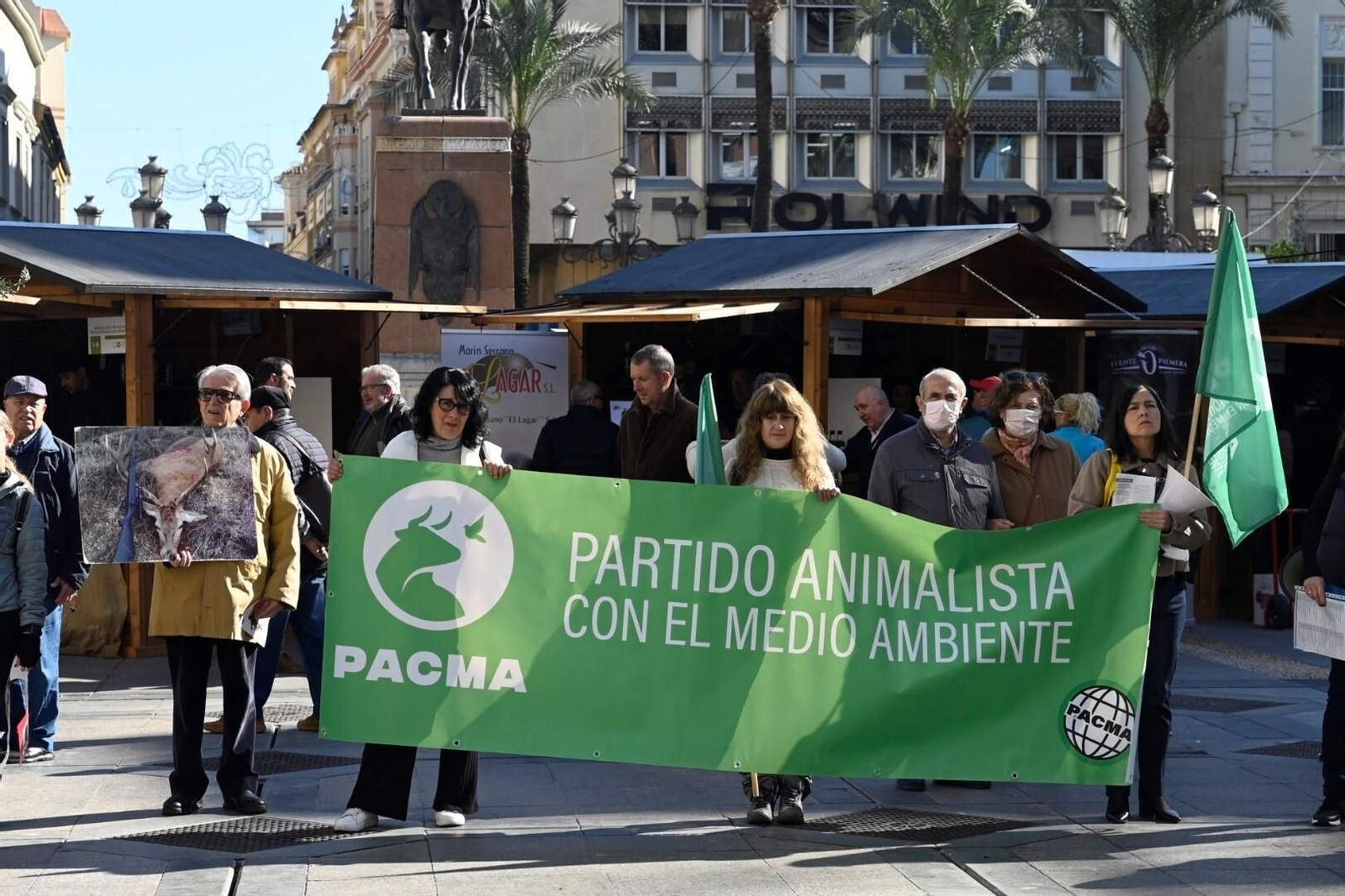 La manifestación para acabar con la caza con perros en Córdoba, en imágenes