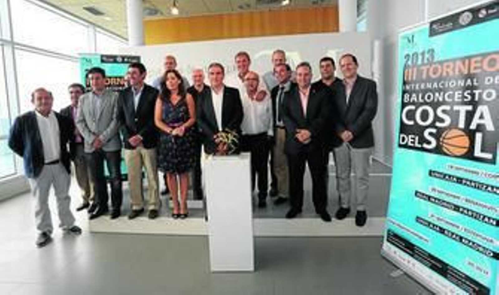 Las autoridades, en la presentación en la sede de la Diputación. Las autoridades, en la presentación en la sede de la Diputación.