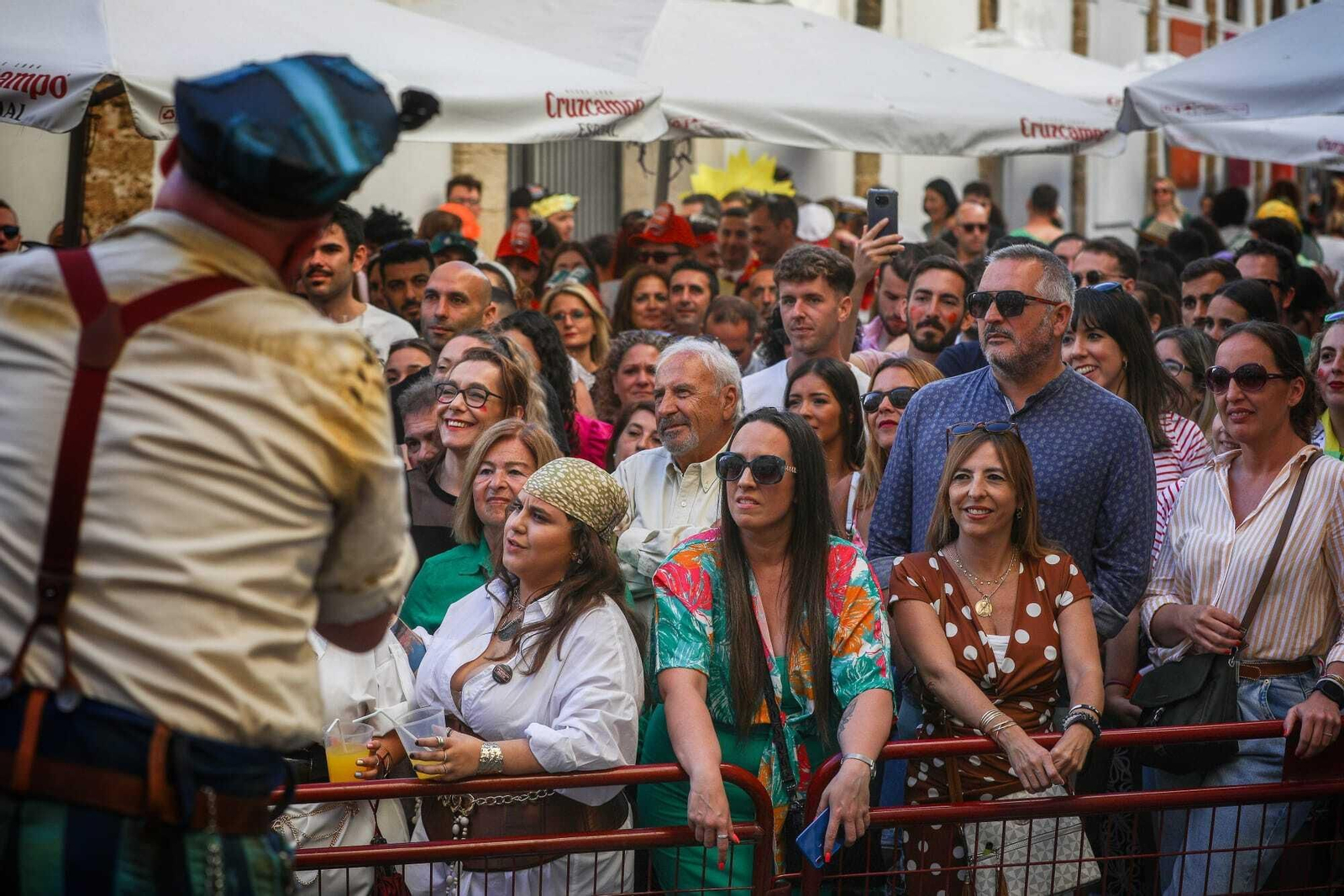 Las mejores imágenes del sábado de Carnaval en Cádiz