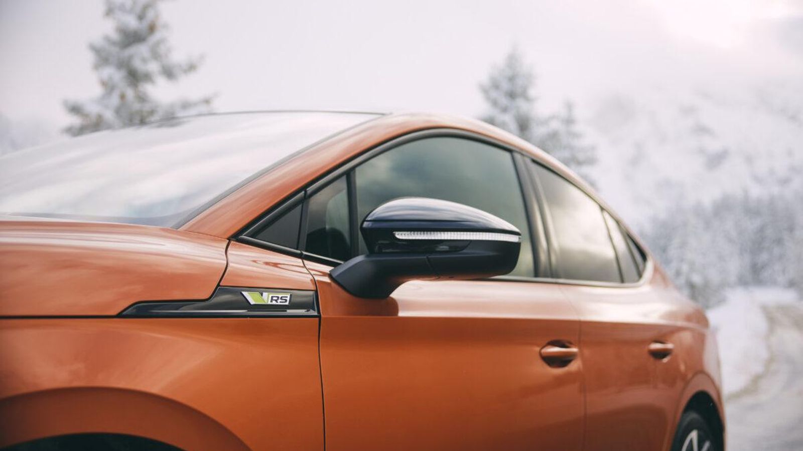 La variante RS alcanza ahora la potencia de 340 CV. Como el Enyaq 85X, dispone de un motor en cada eje y, así, tracción total.