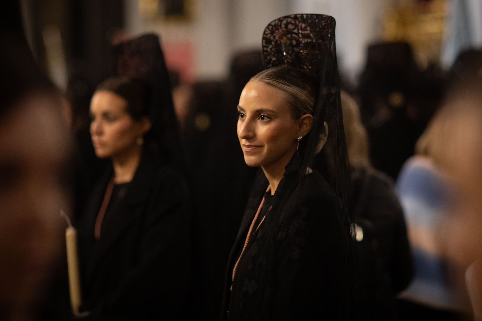 Fotos: La lluvia agudiza el dolor de los granadinos al impedir la salida de Dolores