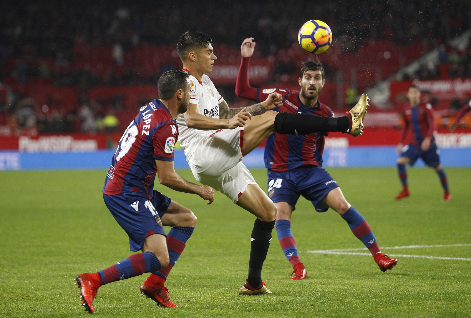 Las imágenes del Sevilla-Levante