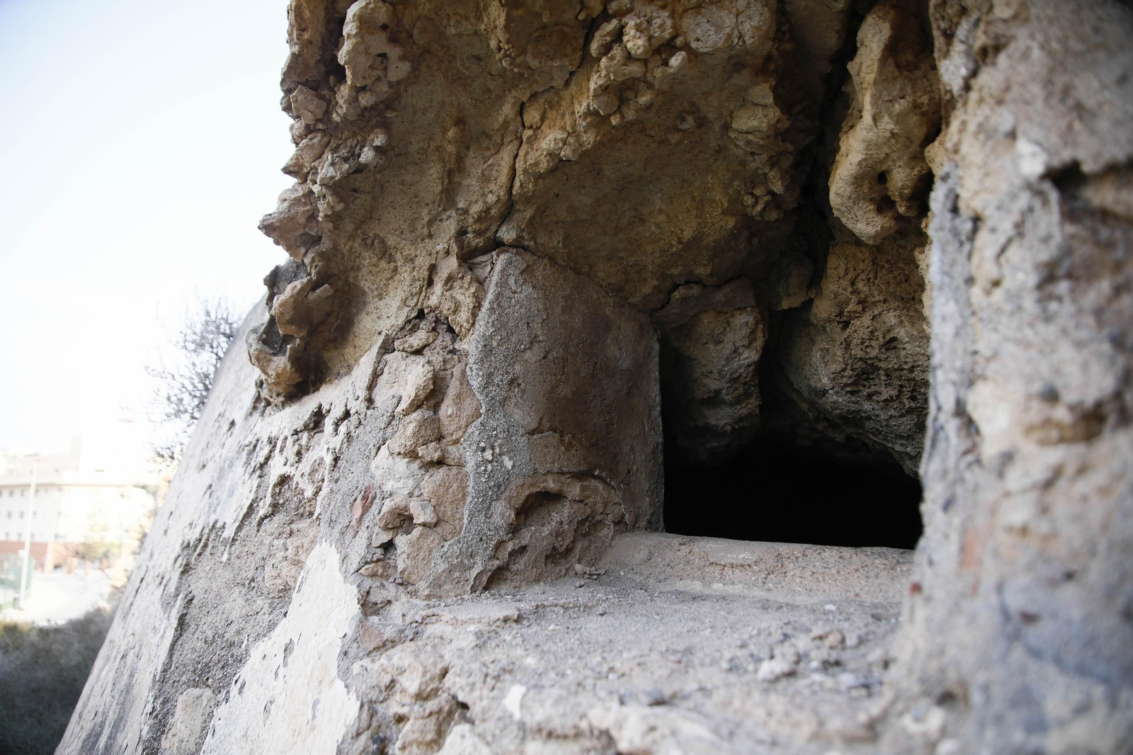Imágenes de los refugios de la guerra civil descubierto en el barrio de Las Trincheras