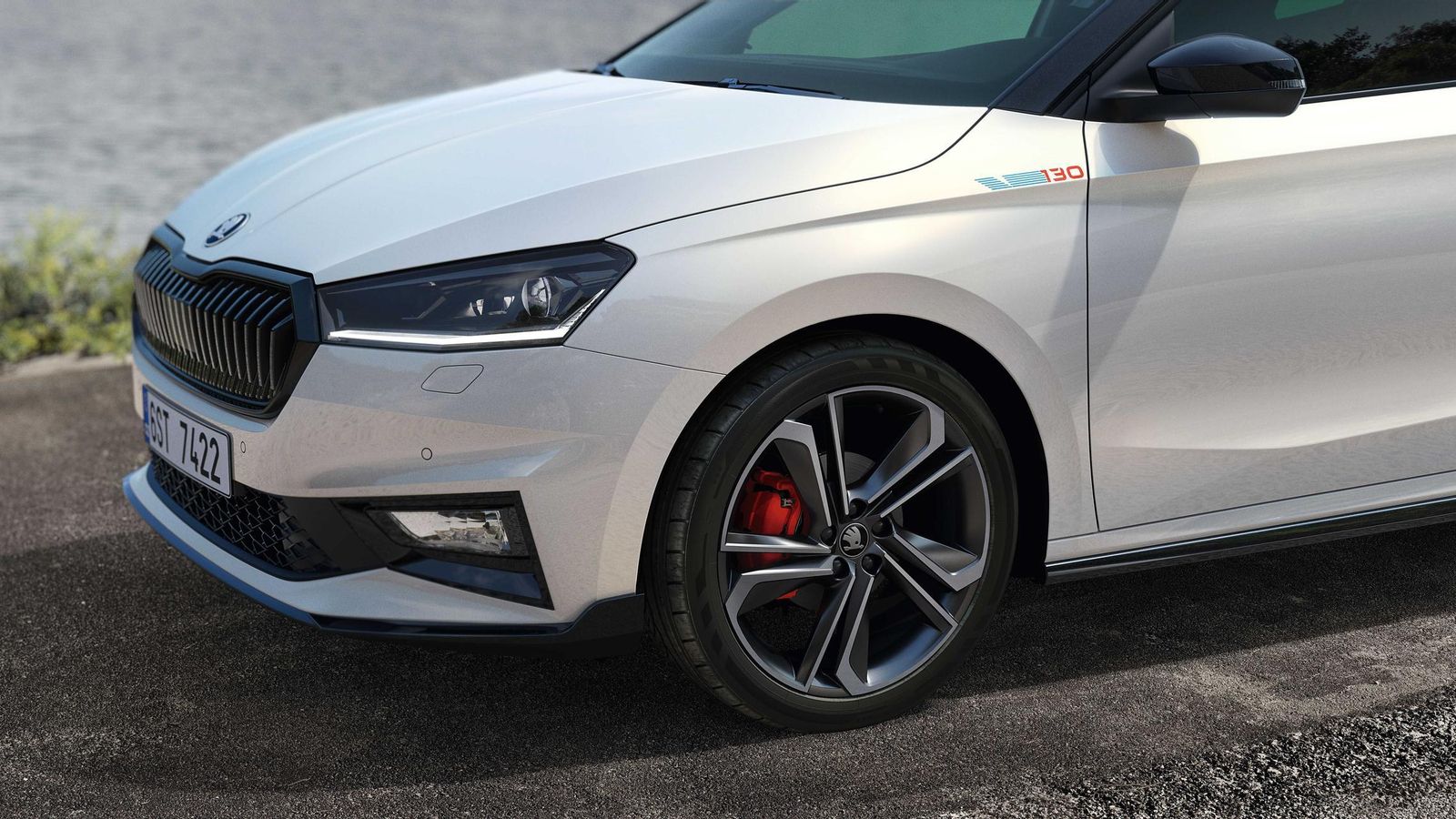 Las llantas de 18" son uno de los elementos más característicos de la carrocería de esta versión 130 del Fabia.