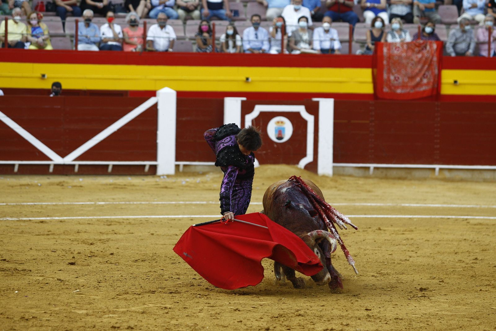 Fotogalería corrida de toros. Cayetano Rivera, Paco Ureña y Roca Rey. Roquetas de Mar.
