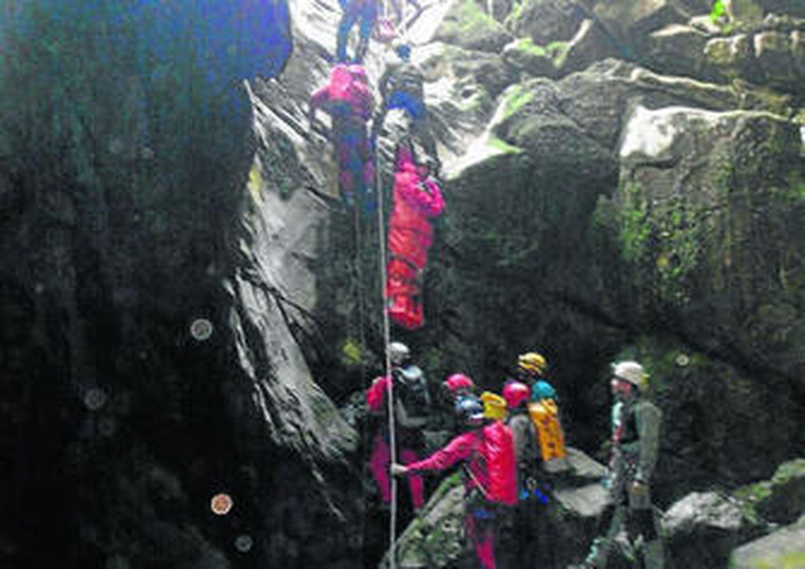 Imagen del rescate del joven linense, ayer.