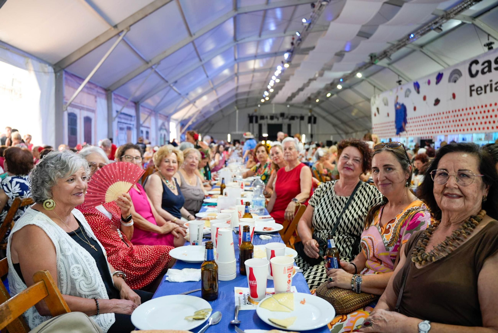 Las fotos de la comida de homenaje a la mujer en la Feria de Almería