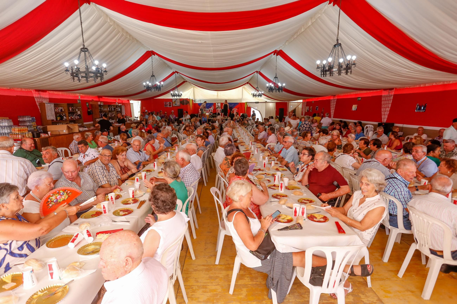 Búscate en las fotos del lunes en la Feria de Tarifa