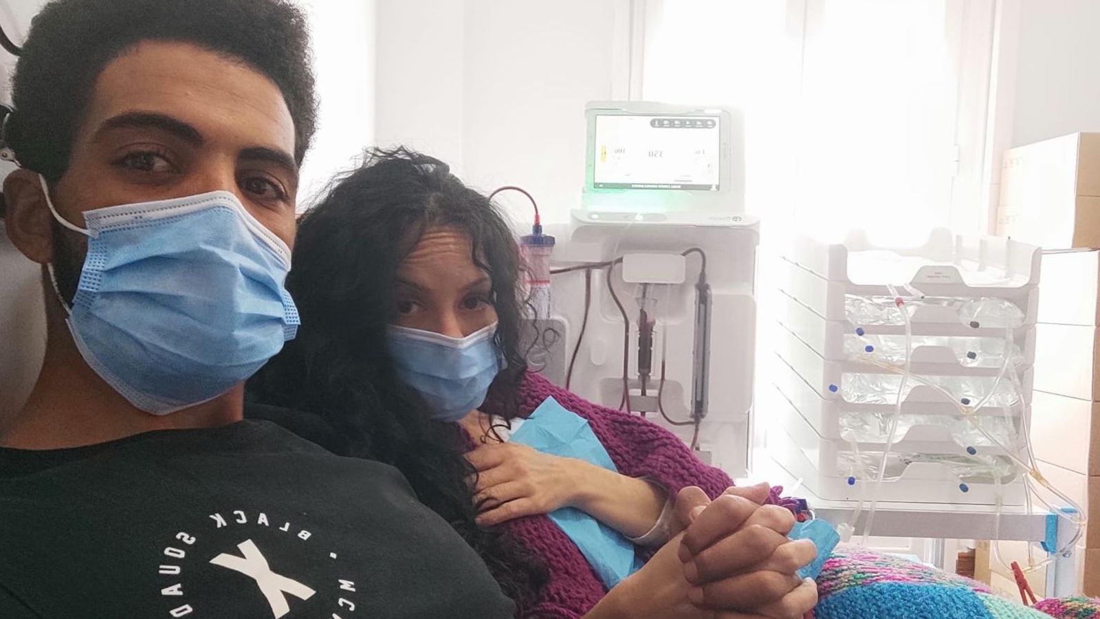 María del Carmen Sánchez durante el proceso de hemodiálisis.