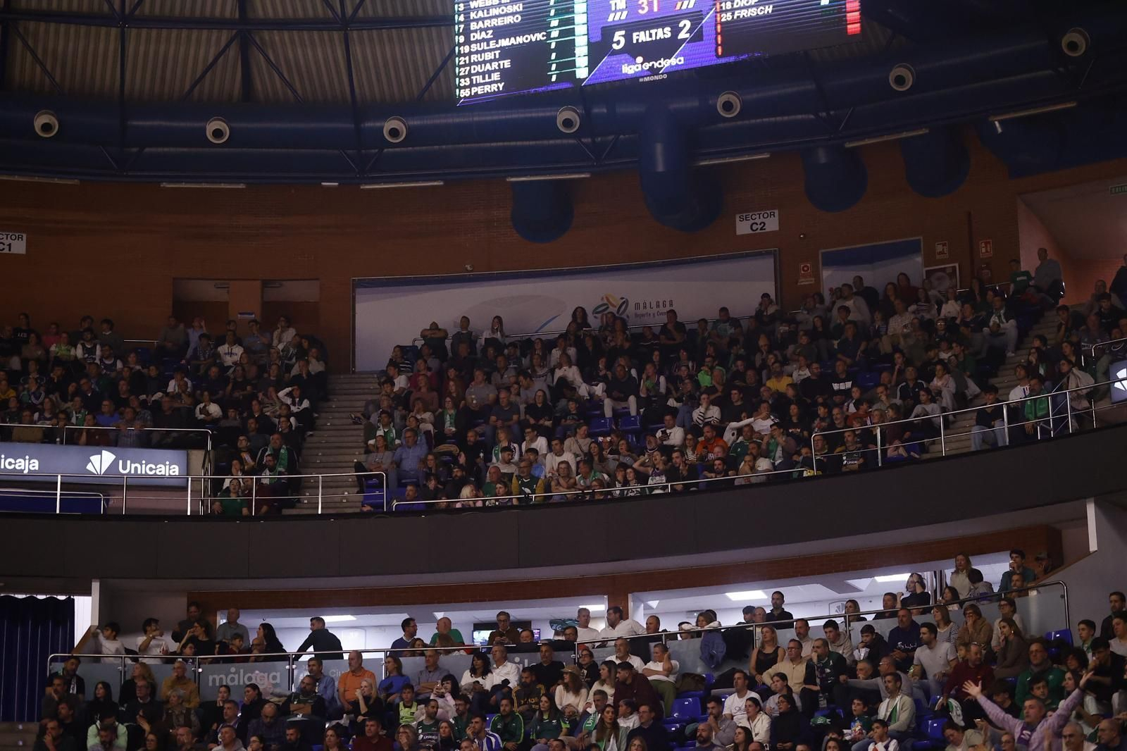 Búscate en las gradas del Carpena durante el Unicaja - Baskonia